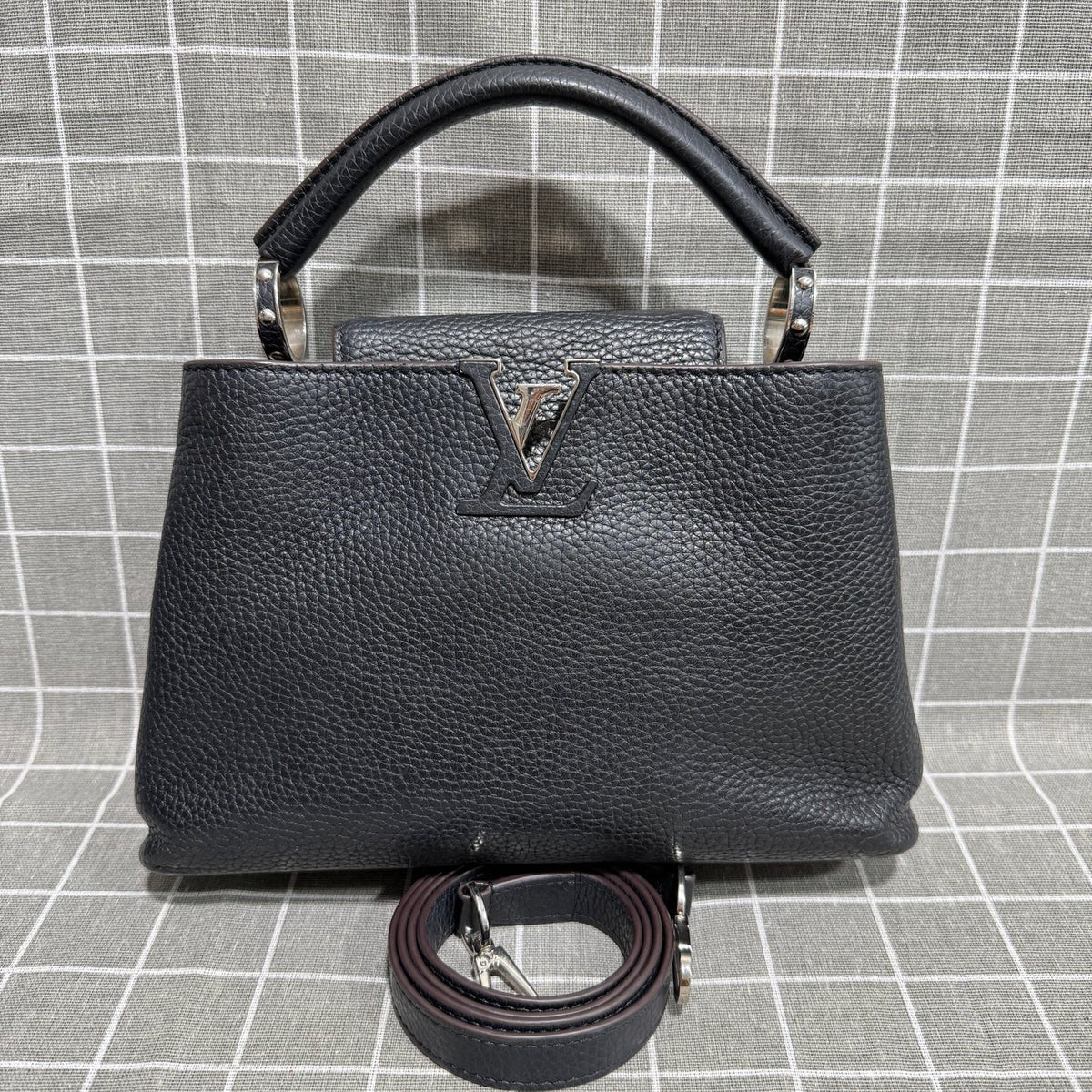 Louis Vuitton - Capucines MM - Leather - Black - (medium)