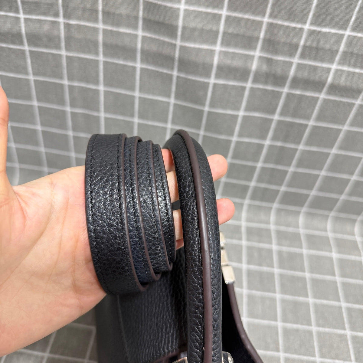 Louis Vuitton - Capucines MM - Leather - Black - (medium)