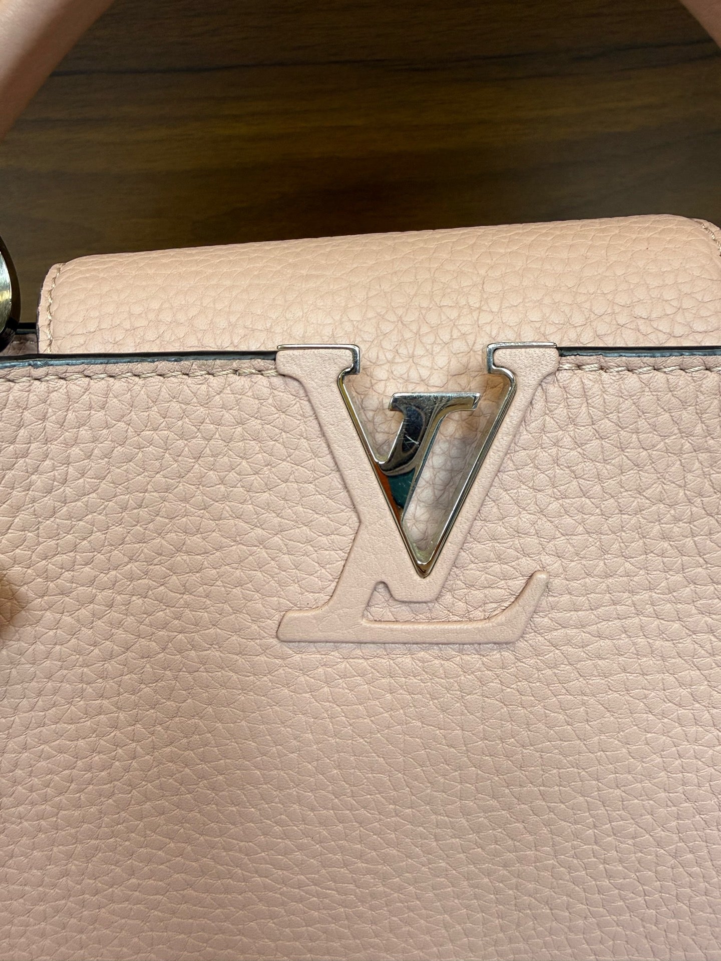 Louis Vuitton - Capucines MM - Leather - Pink - (medium)