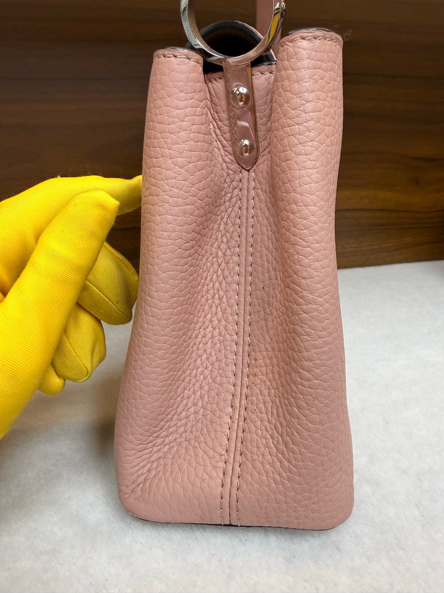 Louis Vuitton - Capucines MM - Leather - Pink - (medium)