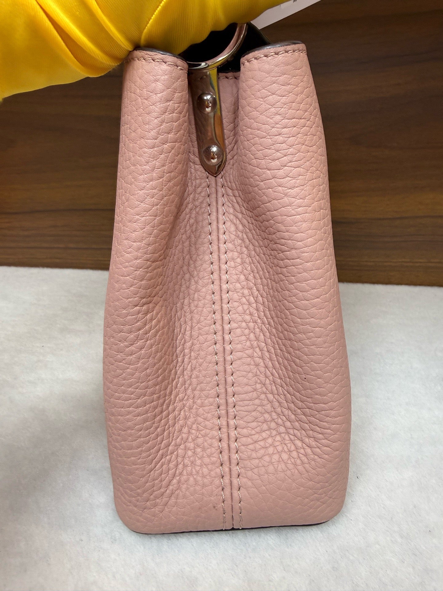 Louis Vuitton - Capucines MM - Leather - Pink - (medium)