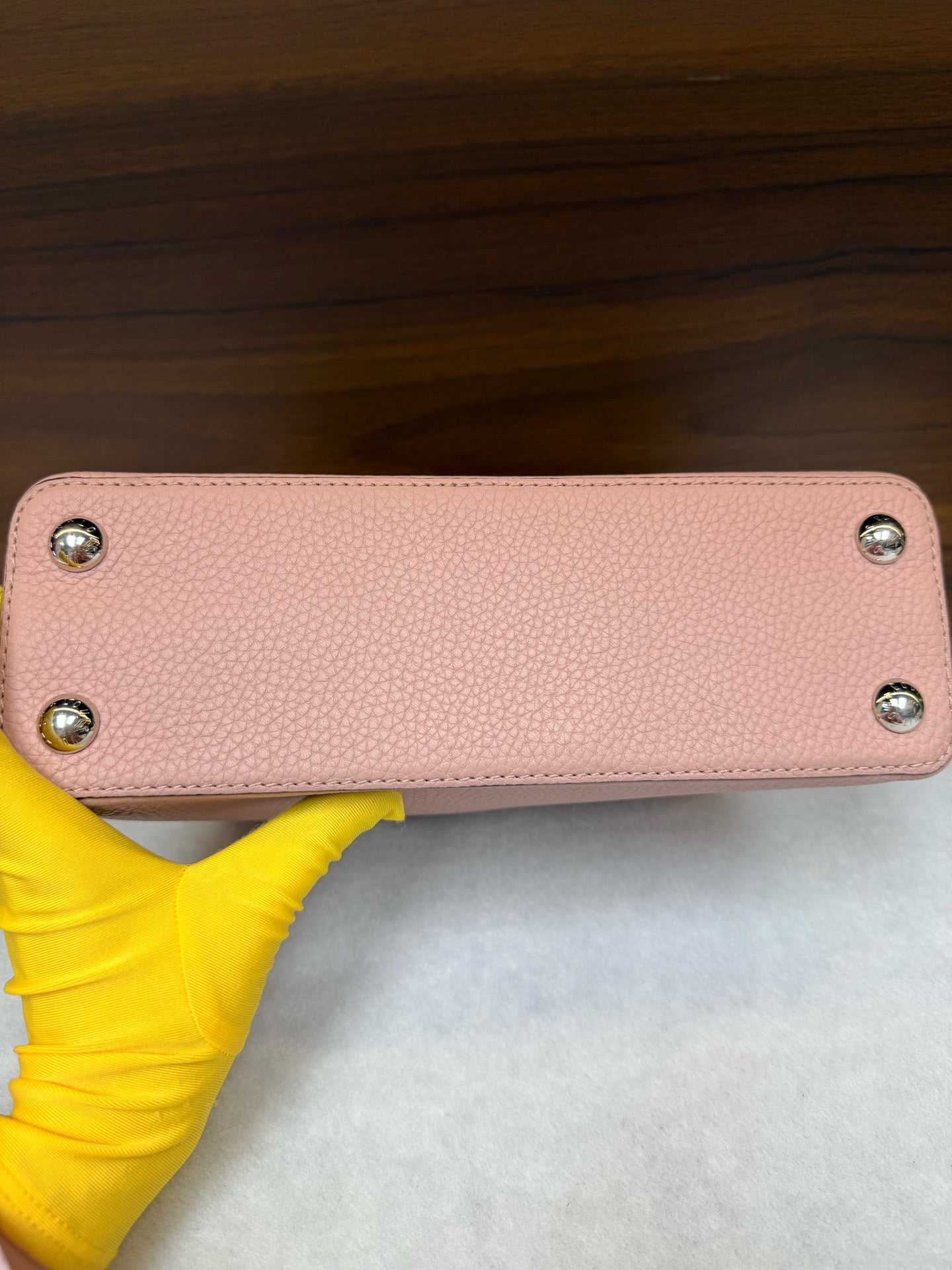Louis Vuitton - Capucines MM - Leather - Pink - (medium)