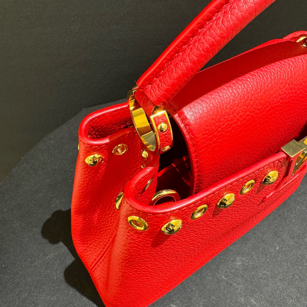Louis Vuitton - Capucines Small - Leather - Red - (small)