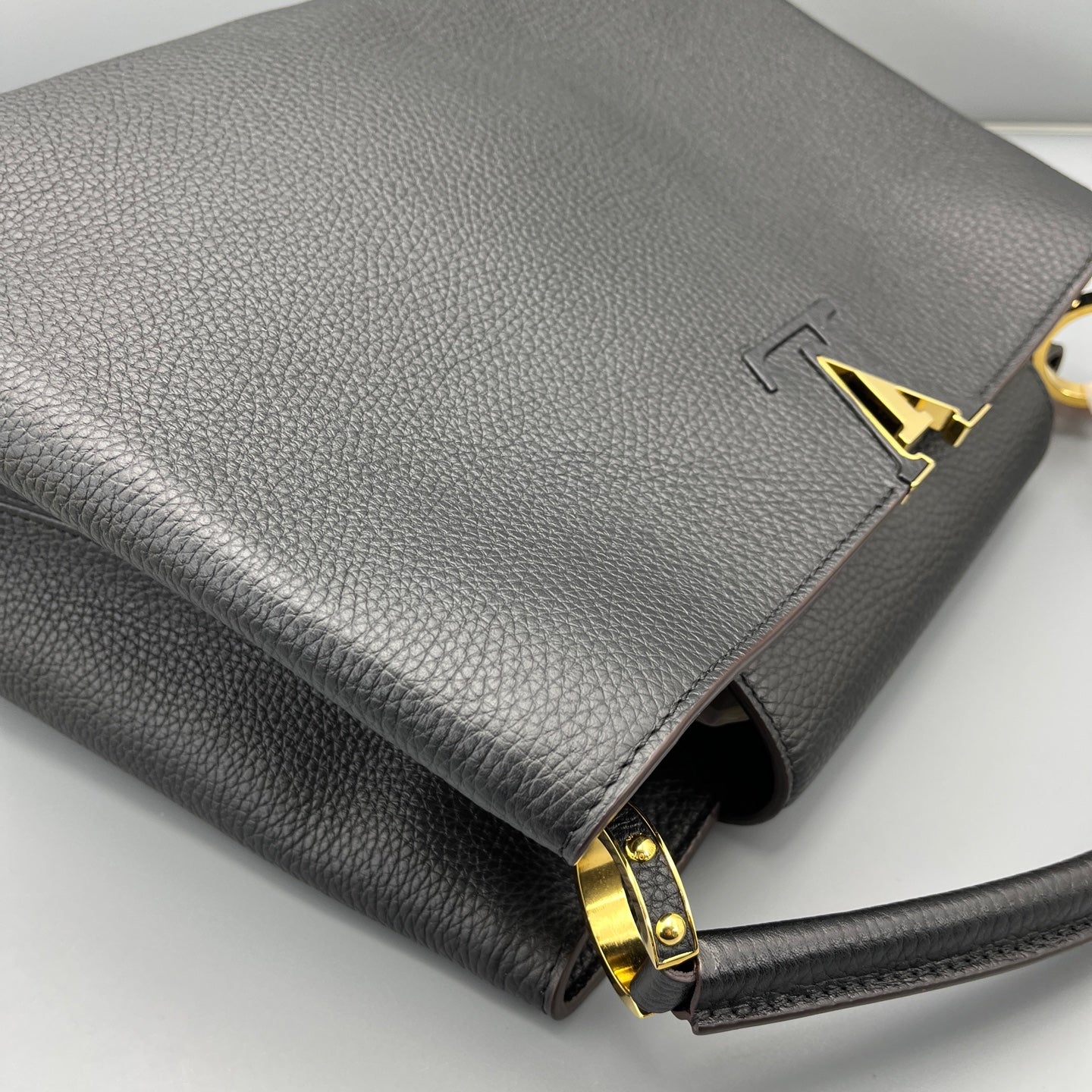 Louis Vuitton - Capucines - Taurillon leather - Black - (Large)