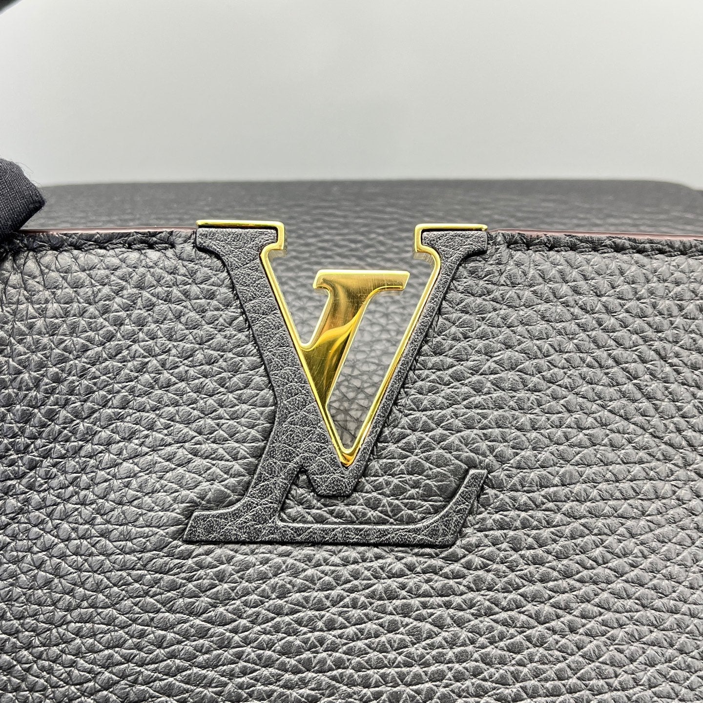 Louis Vuitton - Capucines - Taurillon leather - Black - (Large)