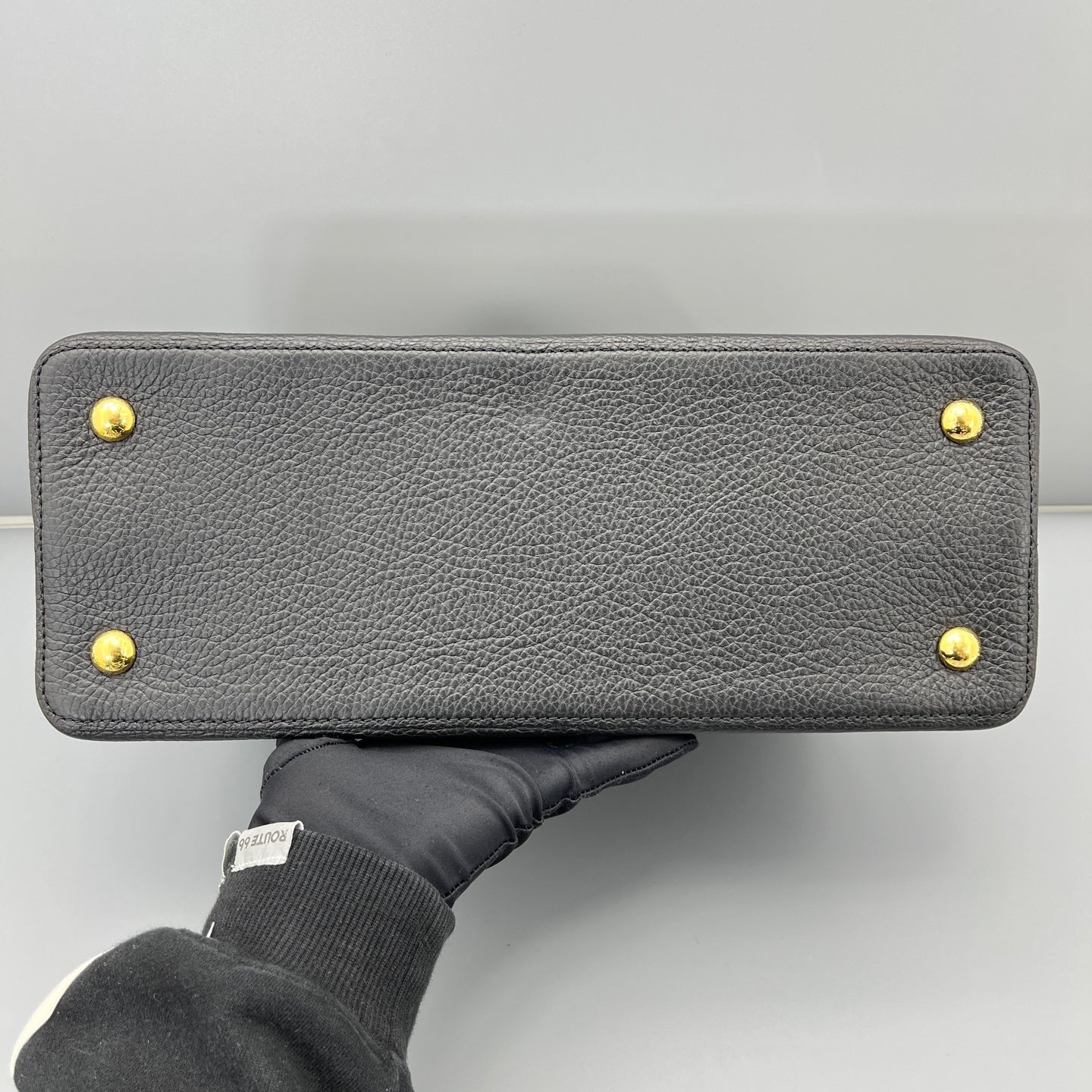 Louis Vuitton - Capucines - Taurillon leather - Black - (Large)