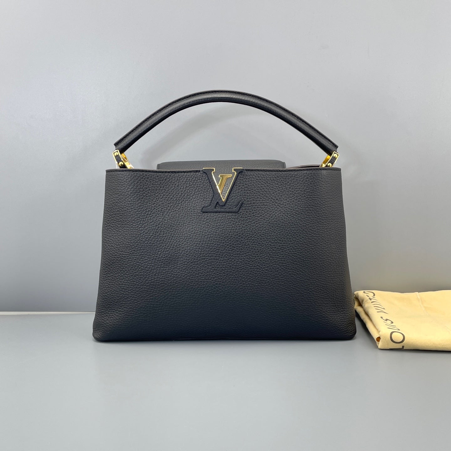 Louis Vuitton - Capucines - Taurillon leather - Black - (Large)