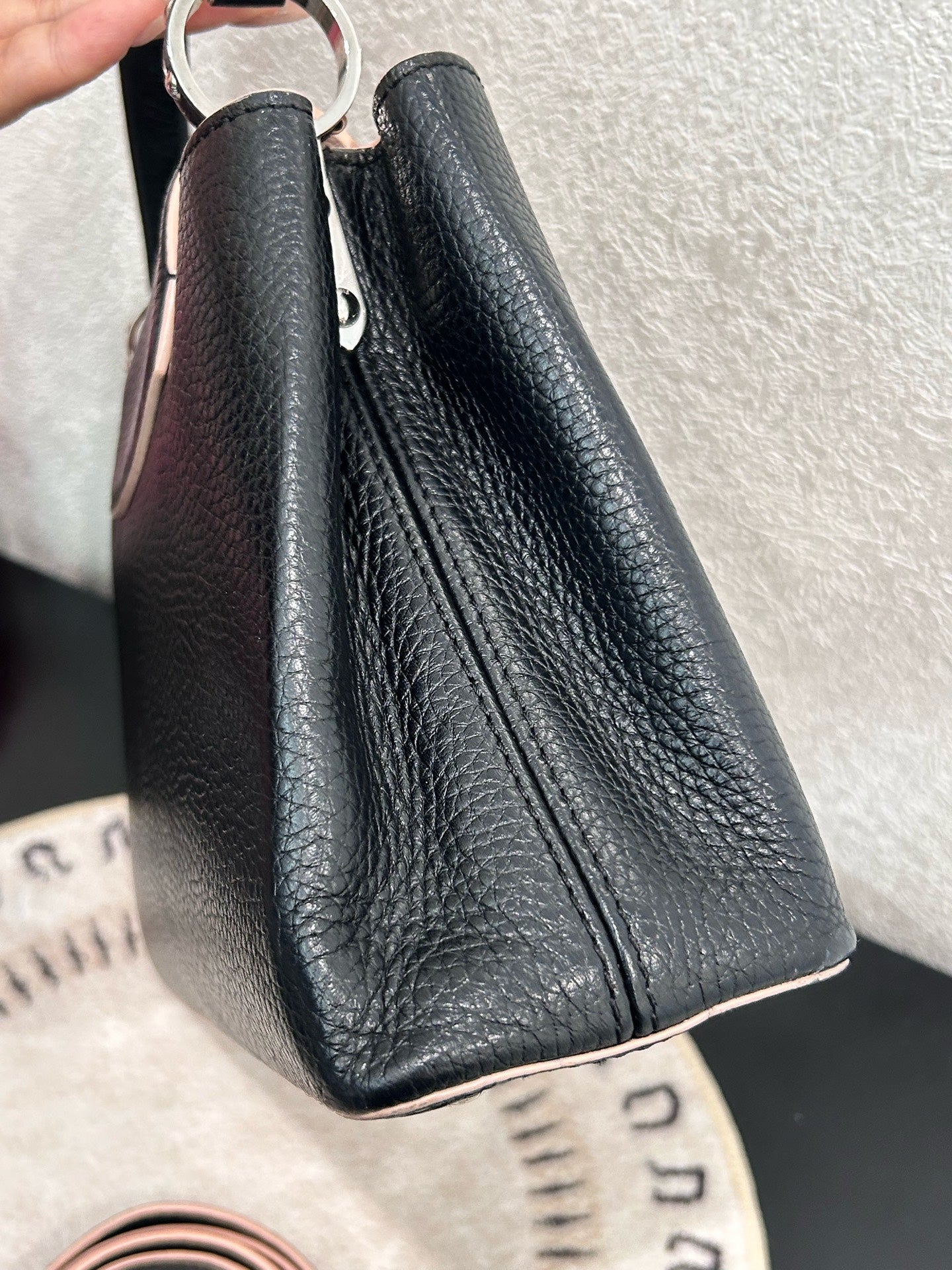 Louis Vuitton - Capucines - Taurillon leather - Black with Pink interior - (Mini)