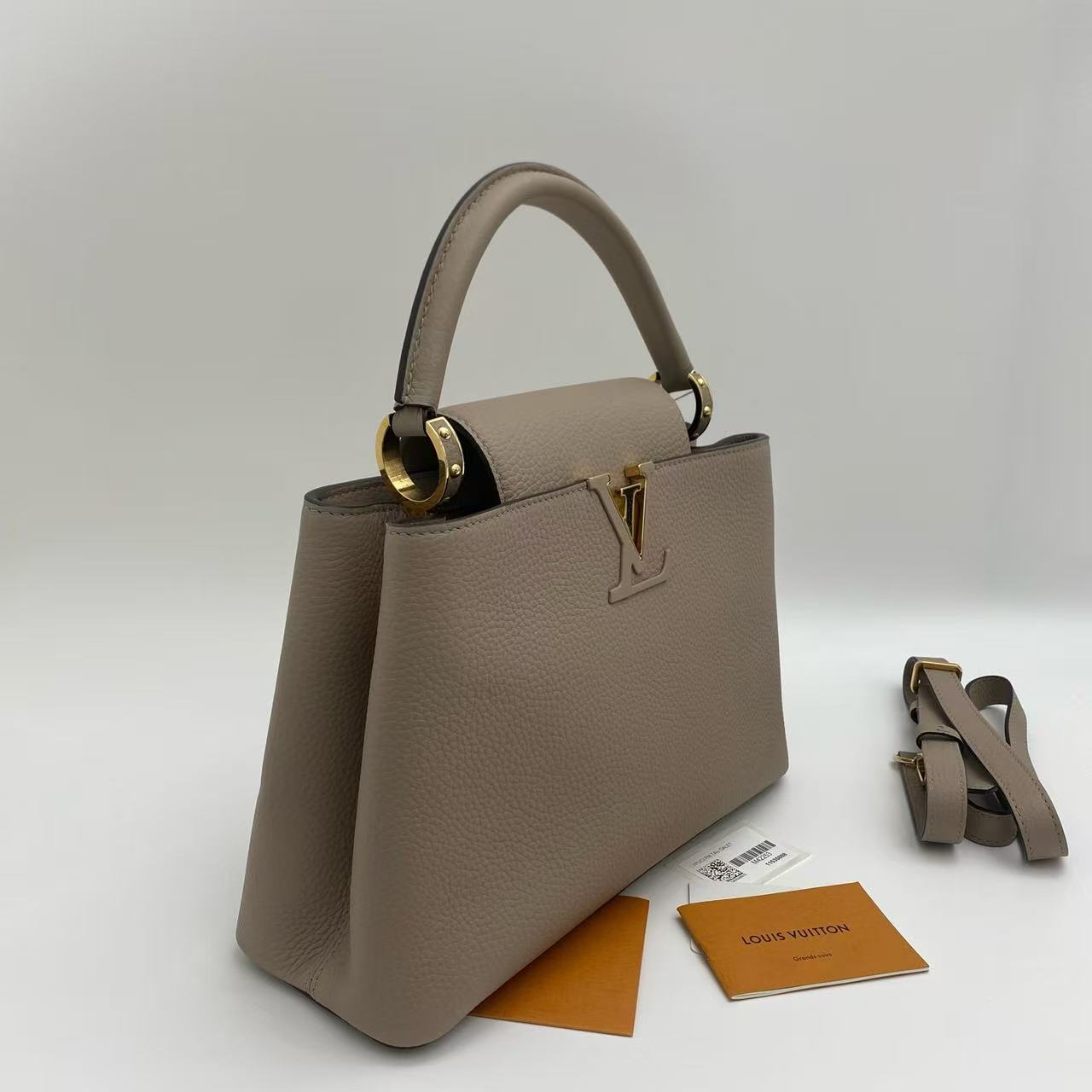 Louis Vuitton - Capucines - Taurillon leather - Grey - (medium)