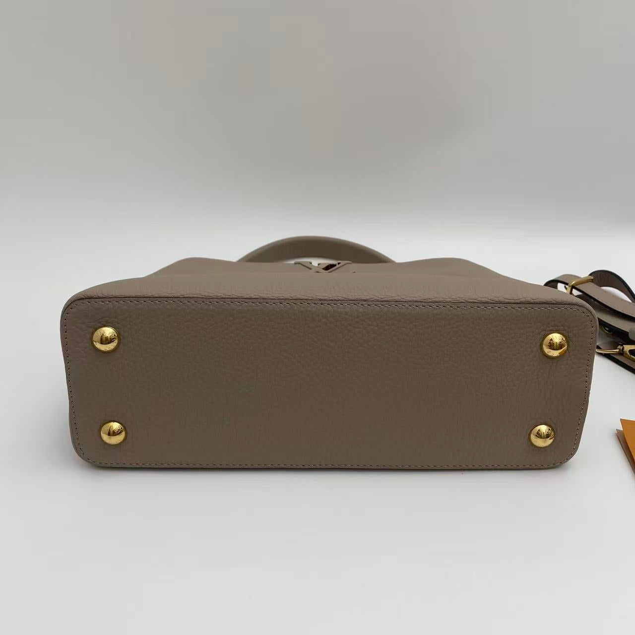 Louis Vuitton - Capucines - Taurillon leather - Grey - (medium)