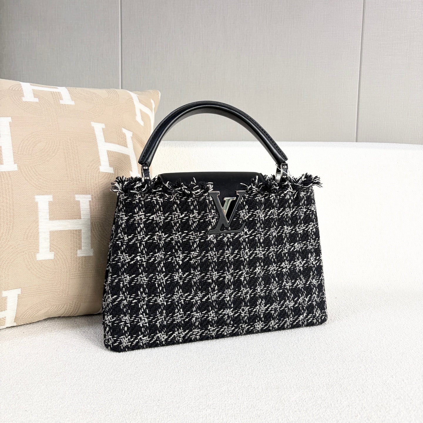 Louis Vuitton - Capucines - Tweed - Multicolour - (medium)