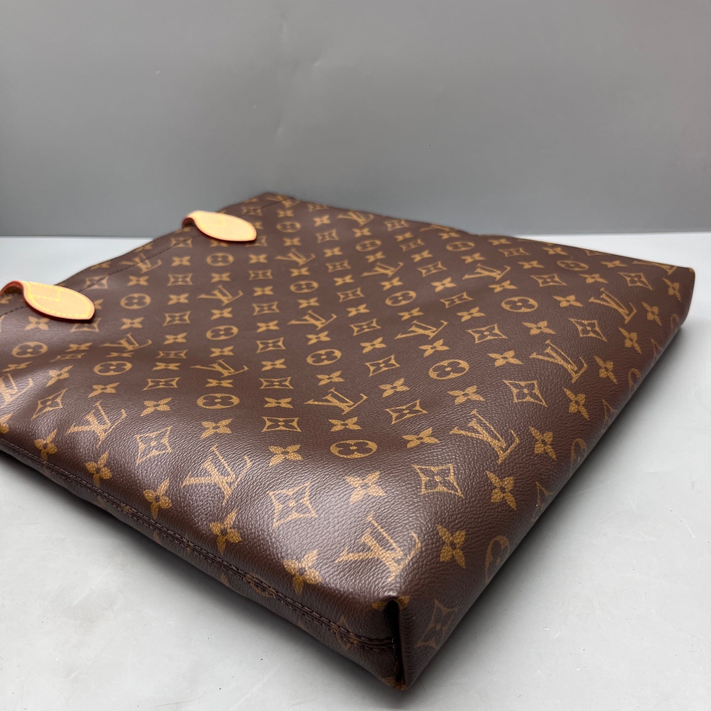 Louis Vuitton - Carry It Tote - Leather - Brown - (Medium)