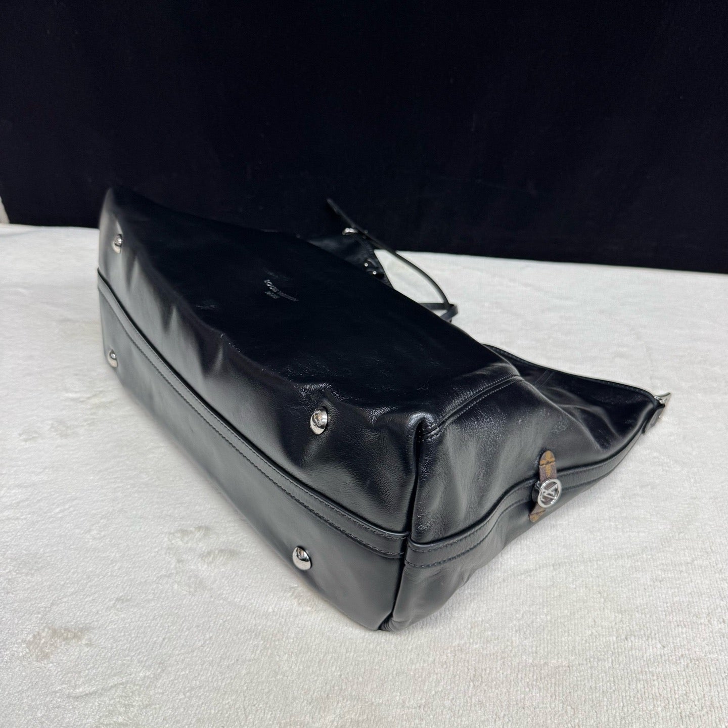 Louis Vuitton - Carryall - Leather - Black - (Medium)