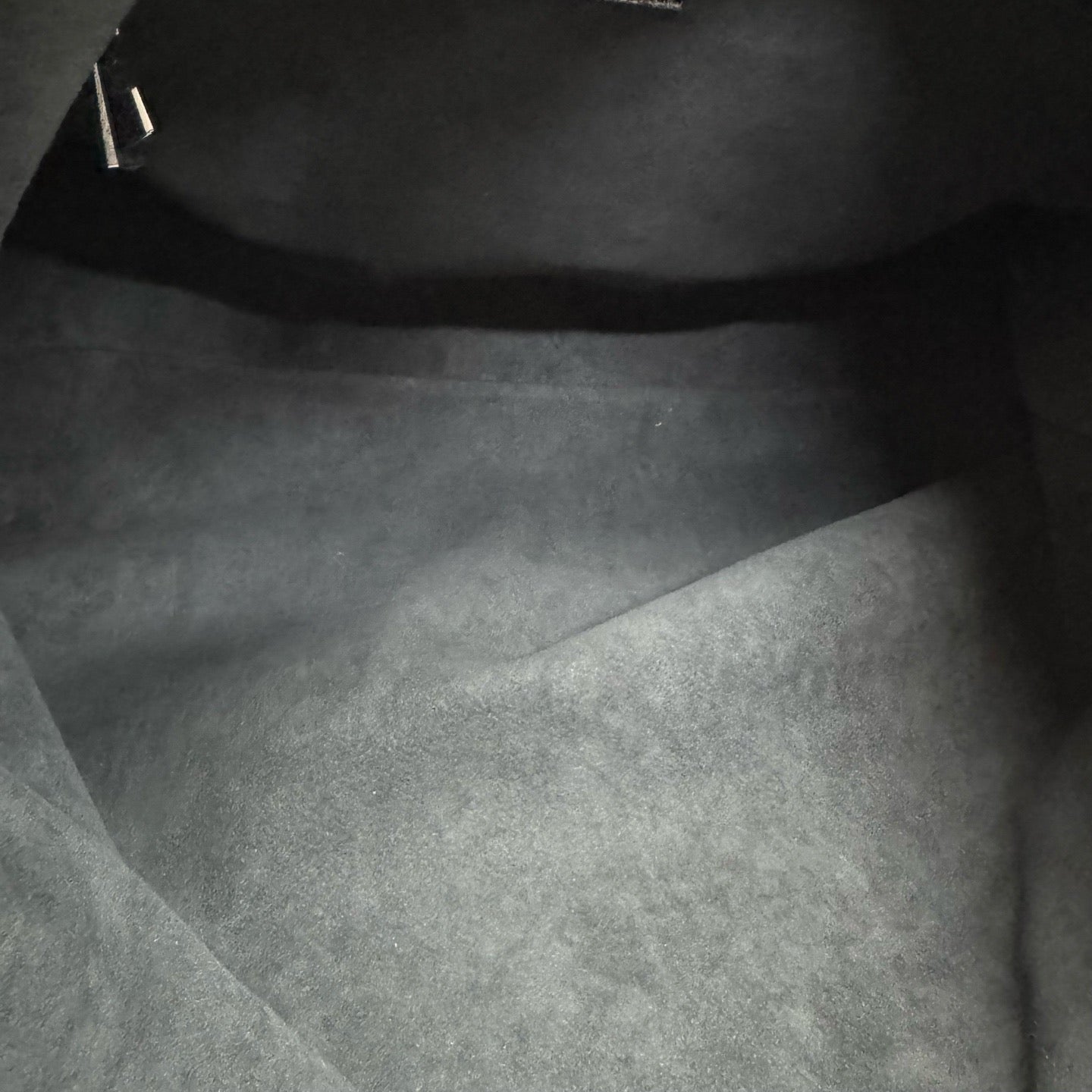 Louis Vuitton - Carryall - Leather - Black - (Medium)