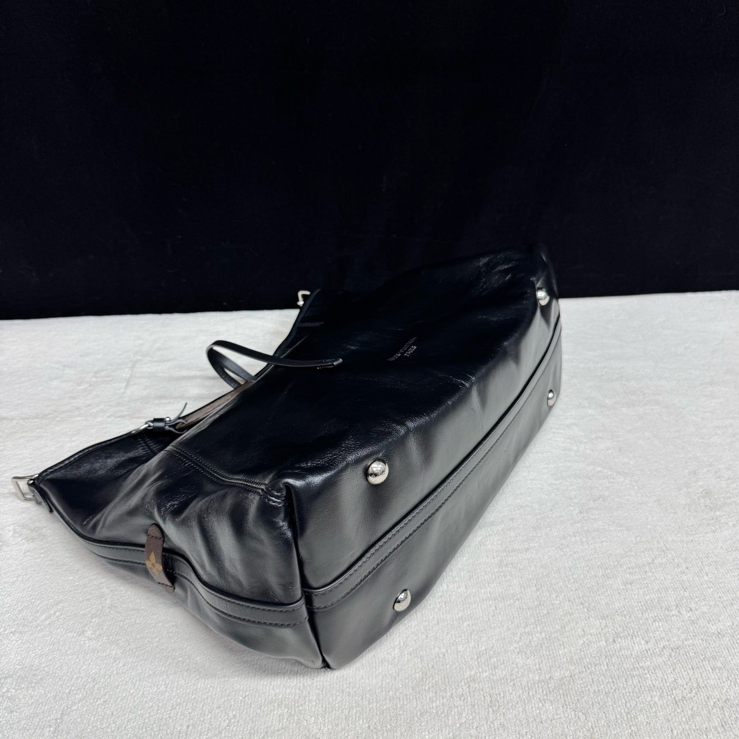 Louis Vuitton - Carryall - Leather - Black - (Medium)