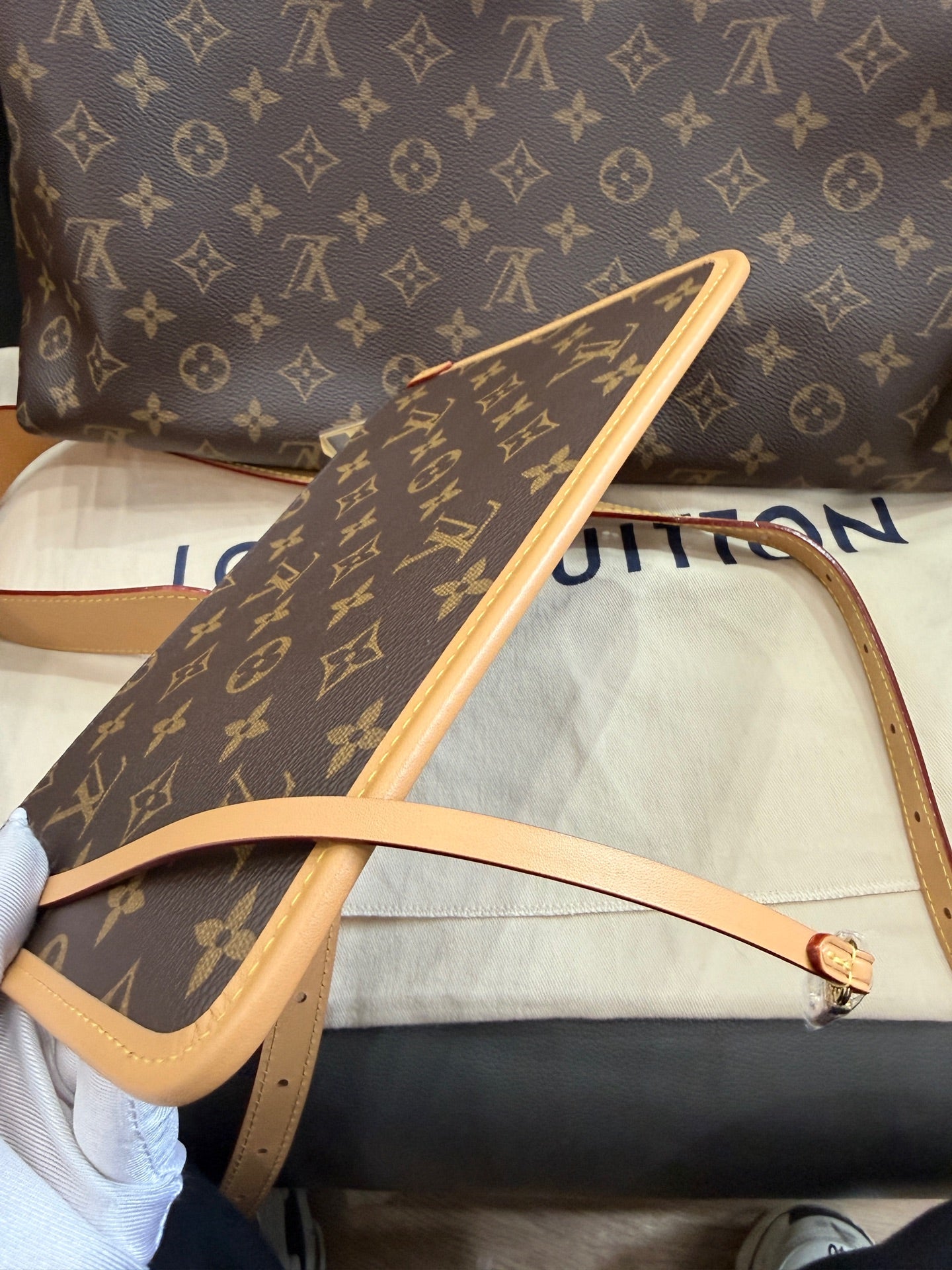 Louis Vuitton - Carryall - Leather - Brown - (medium)