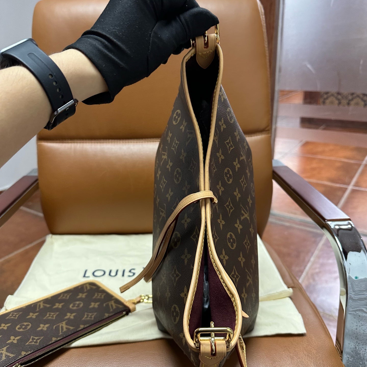 Louis Vuitton - Carryall - Leather - Brown - (Small)