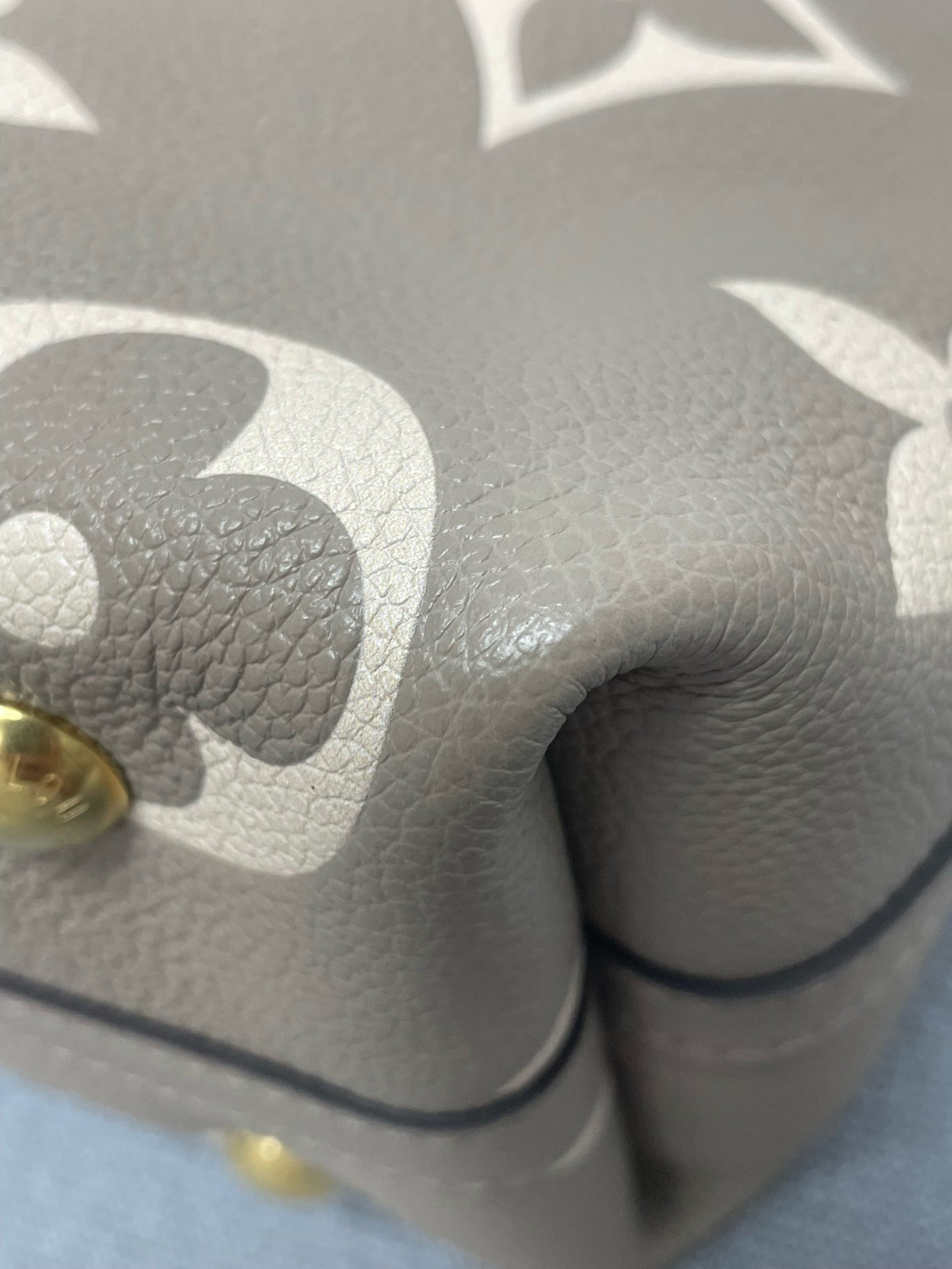 Louis Vuitton - Carryall - Leather - Grey - (small)