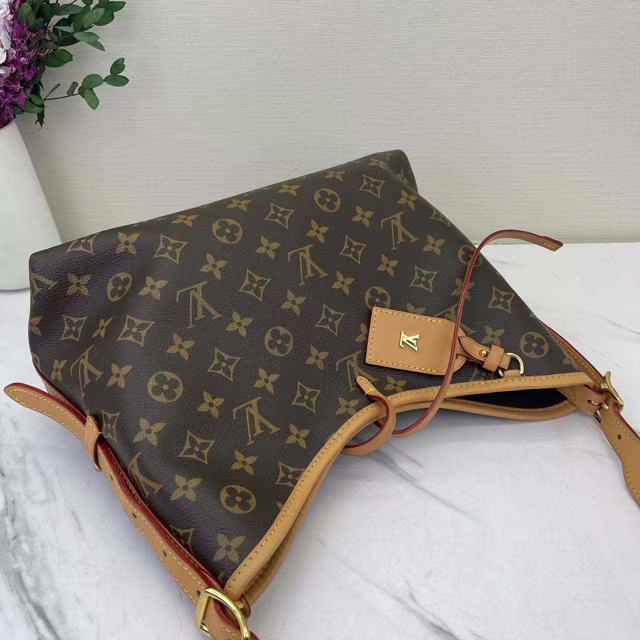 Louis Vuitton - Carryall - Monogram coated canvas with natural Vachetta leather trim - Brown - (small)