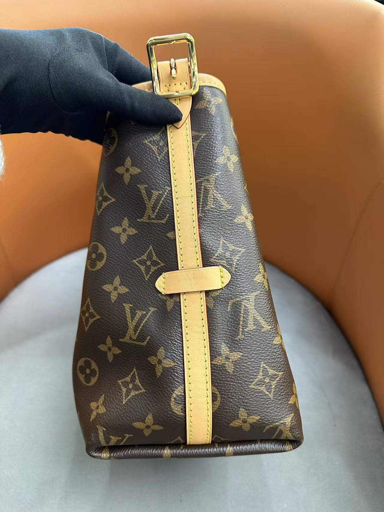 Louis Vuitton - Carryall - Monogram coated canvas with Vachetta leather trim - Brown - (small)