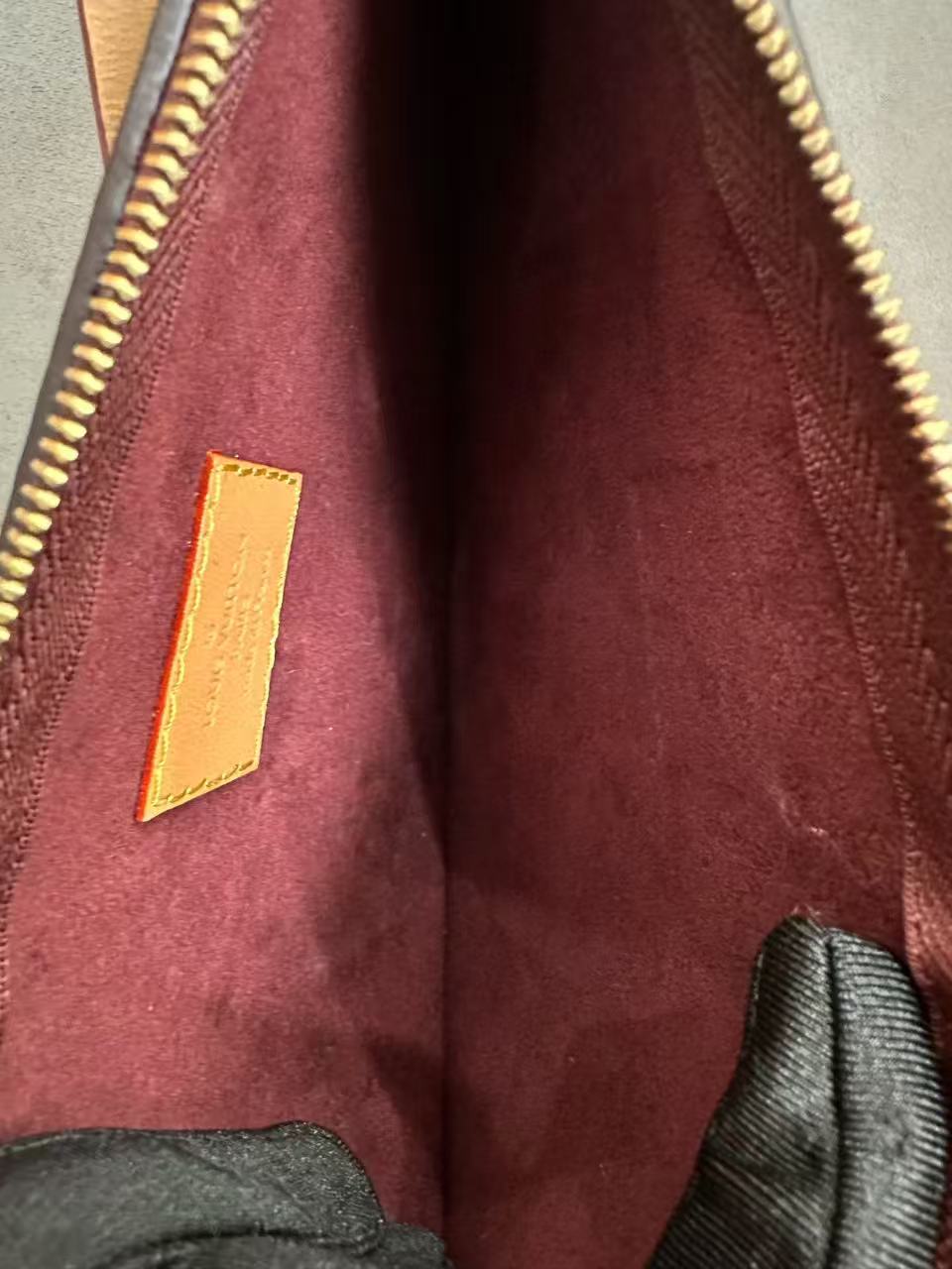 Louis Vuitton - Carryall - Monogram coated canvas with Vachetta leather trim - Brown - (small)