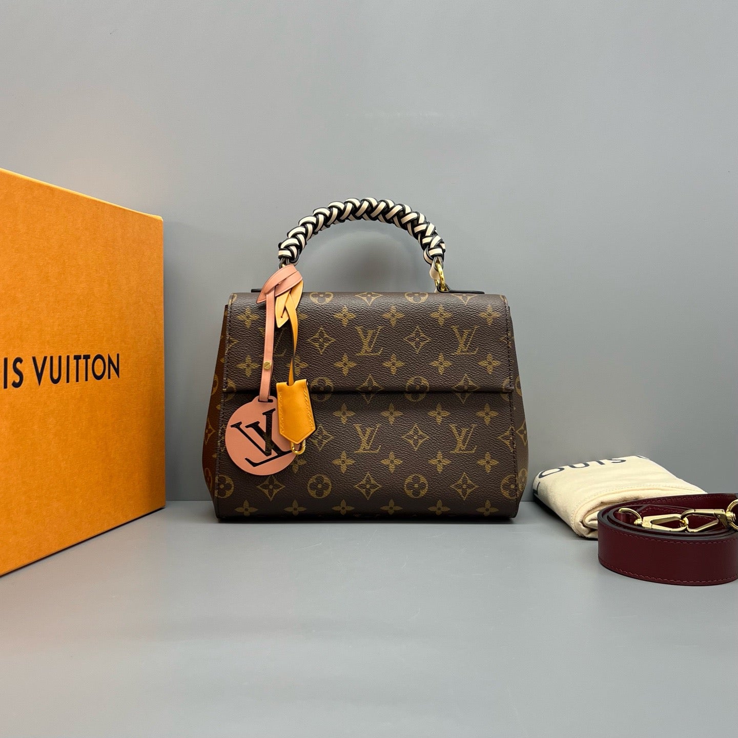 Louis Vuitton - Celine BB - Leather - Brown - (mini)