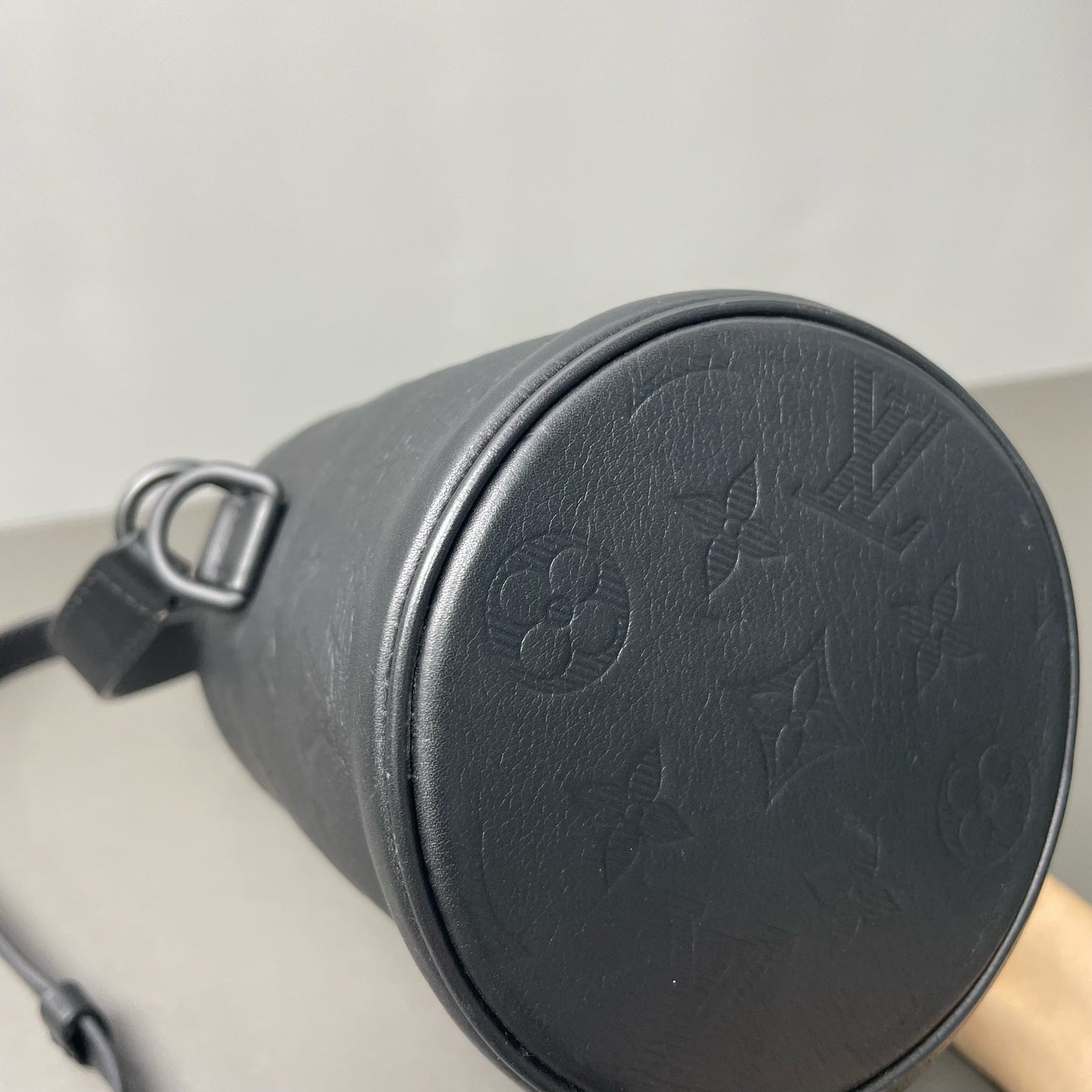 Louis Vuitton - Chalk Nano Bucket Bag - Embossed Monogram Empreinte leather - Black - (mini)