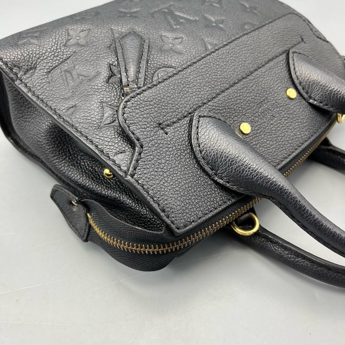 Louis Vuitton - City - Leather - Black - (small)