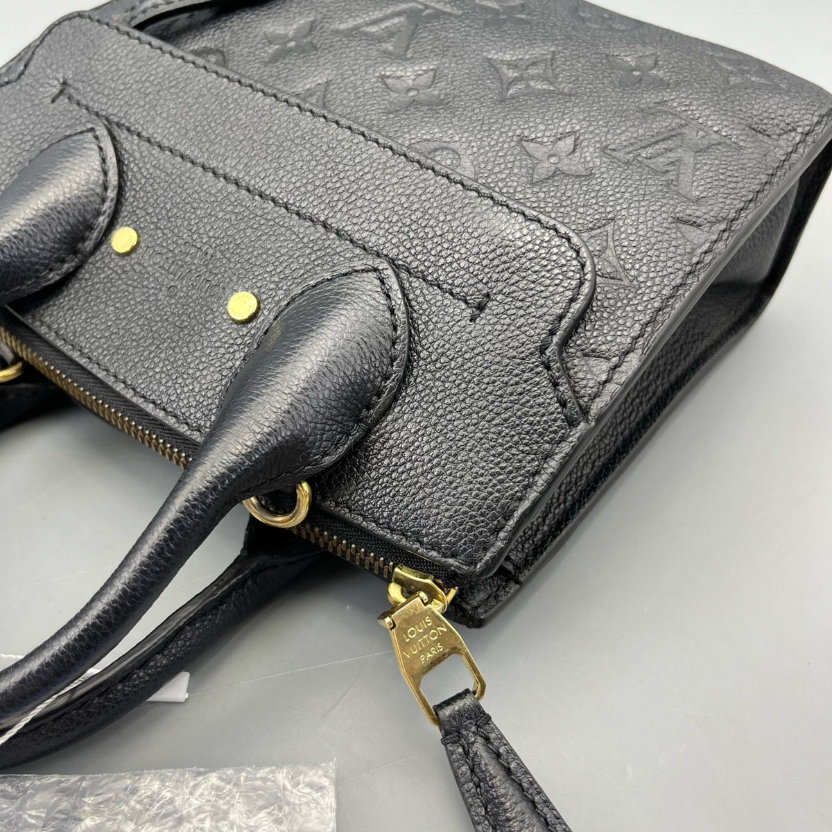 Louis Vuitton - City - Leather - Black - (small)