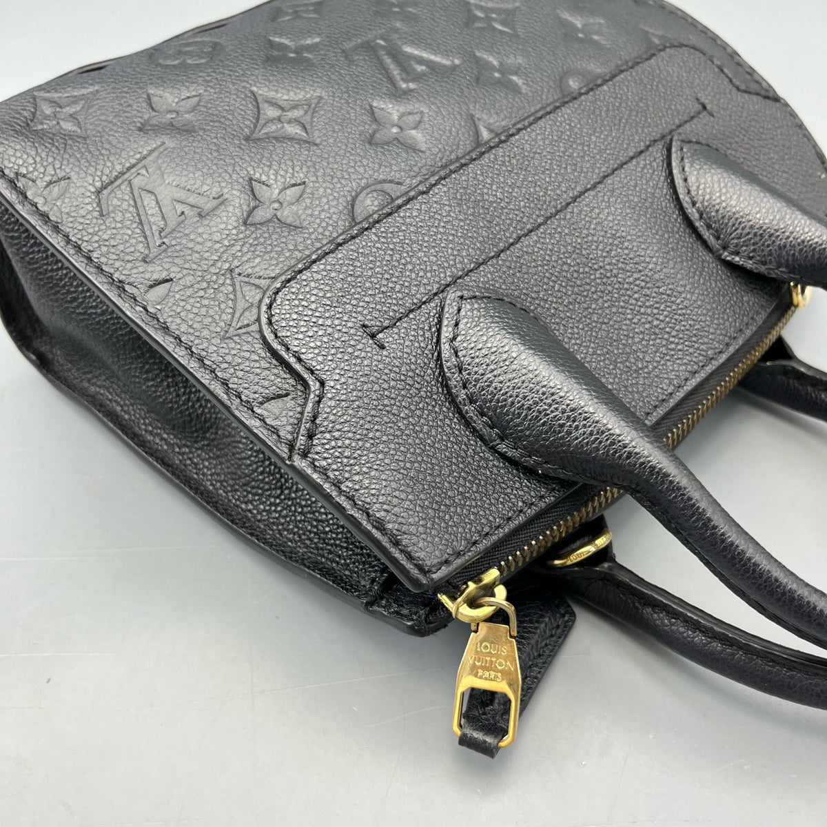 Louis Vuitton - City - Leather - Black - (small)