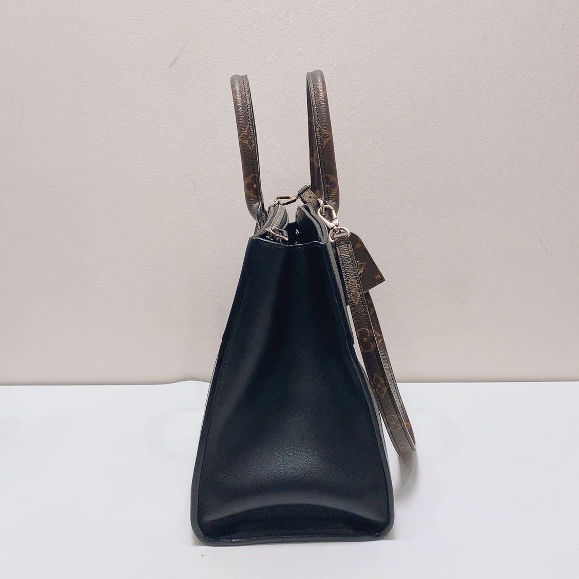 Louis Vuitton - City Steamer - Leather - Black - (medium)