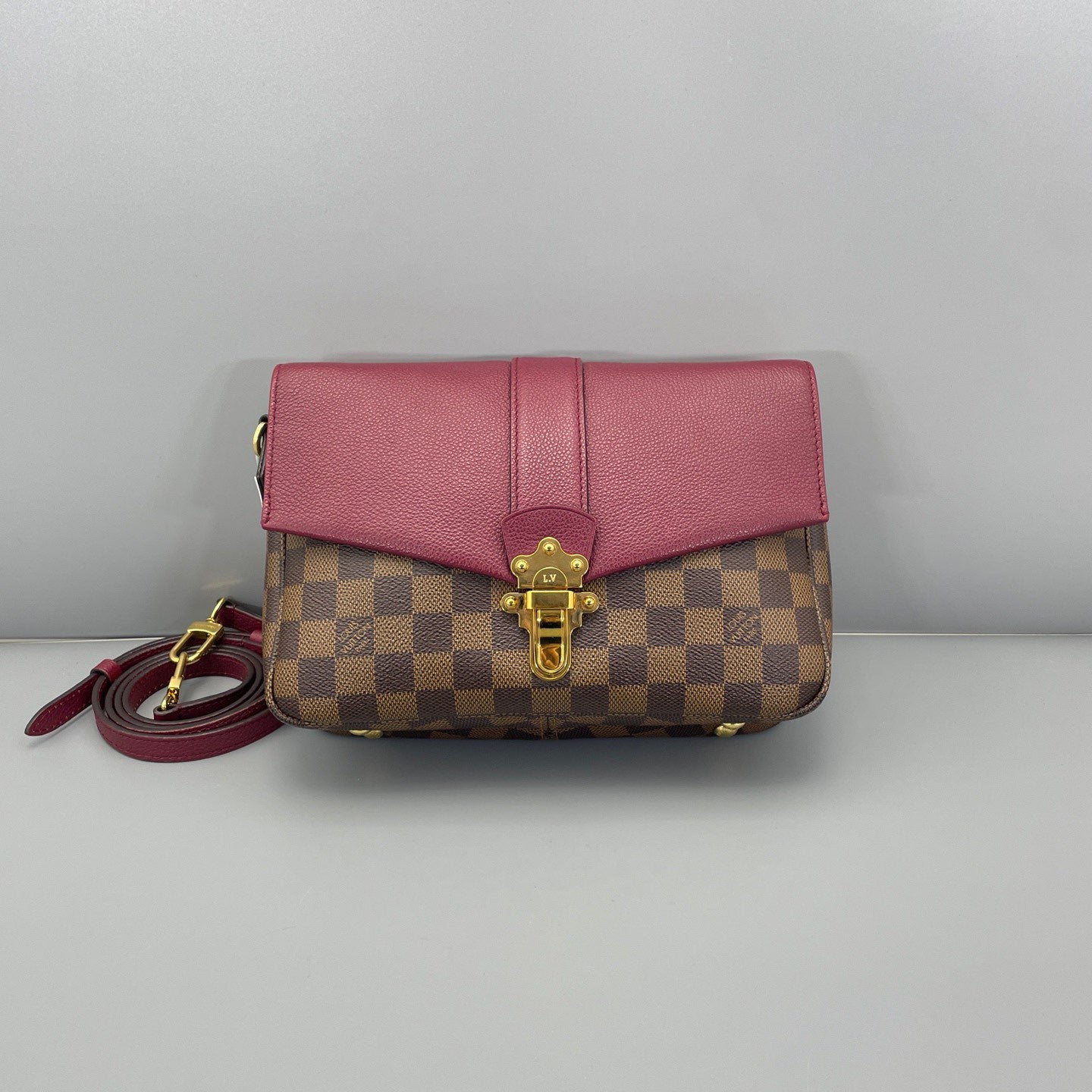Louis Vuitton - Clapton - Damier Ebène coated canvas with grained leather trim - Brown and Burgundy - (medium)