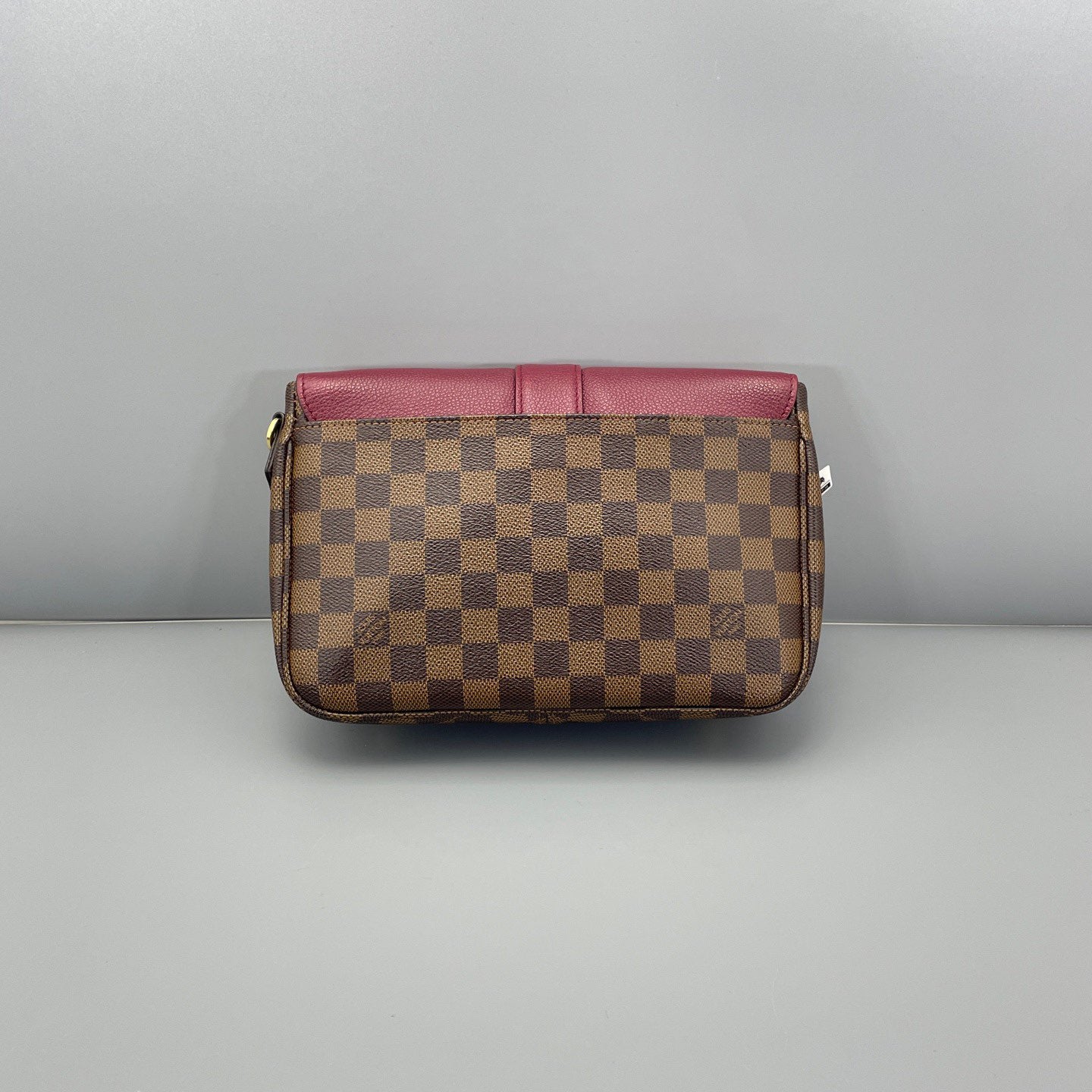 Louis Vuitton - Clapton - Damier Ebène coated canvas with grained leather trim - Brown and Burgundy - (medium)