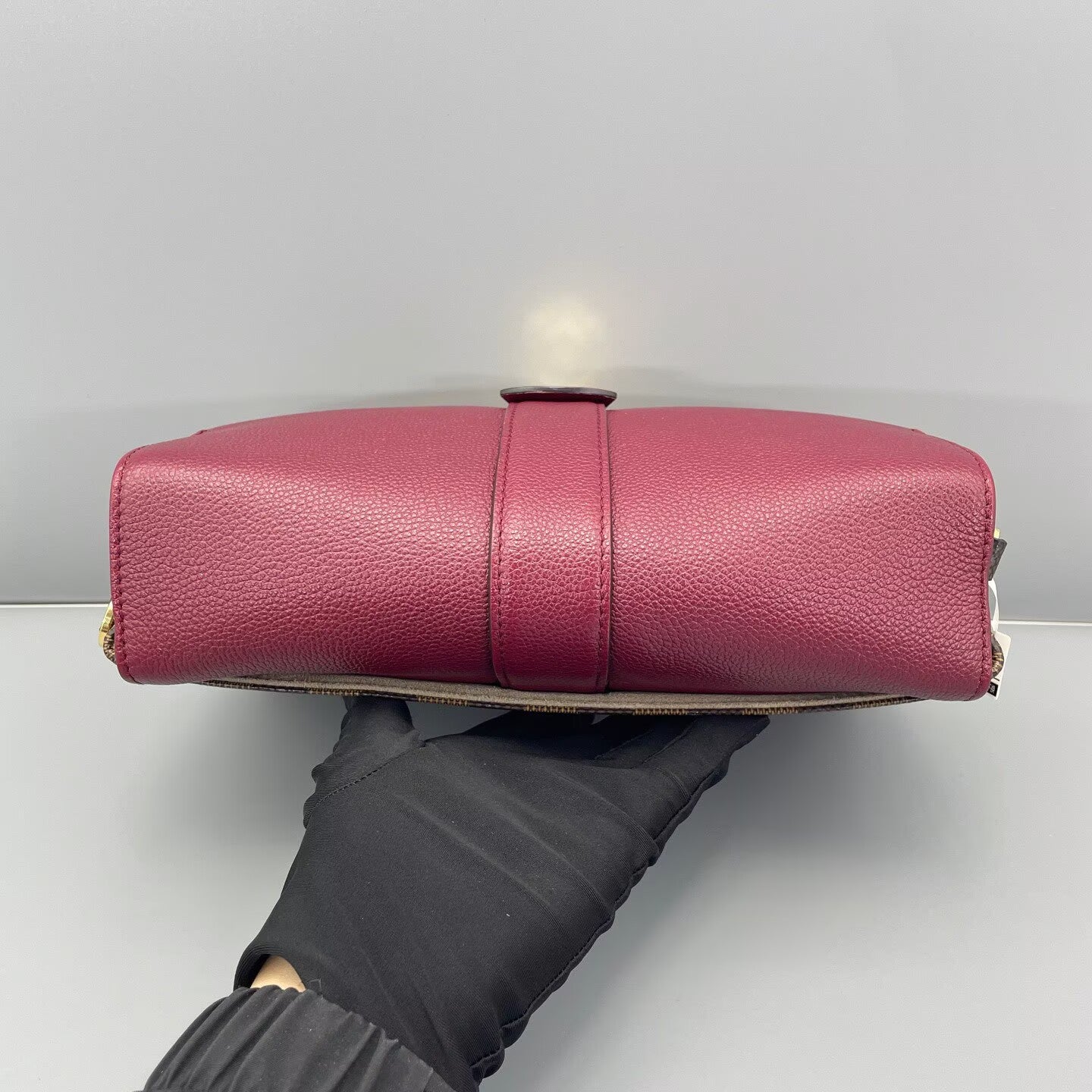 Louis Vuitton - Clapton - Damier Ebène coated canvas with grained leather trim - Brown and Burgundy - (medium)