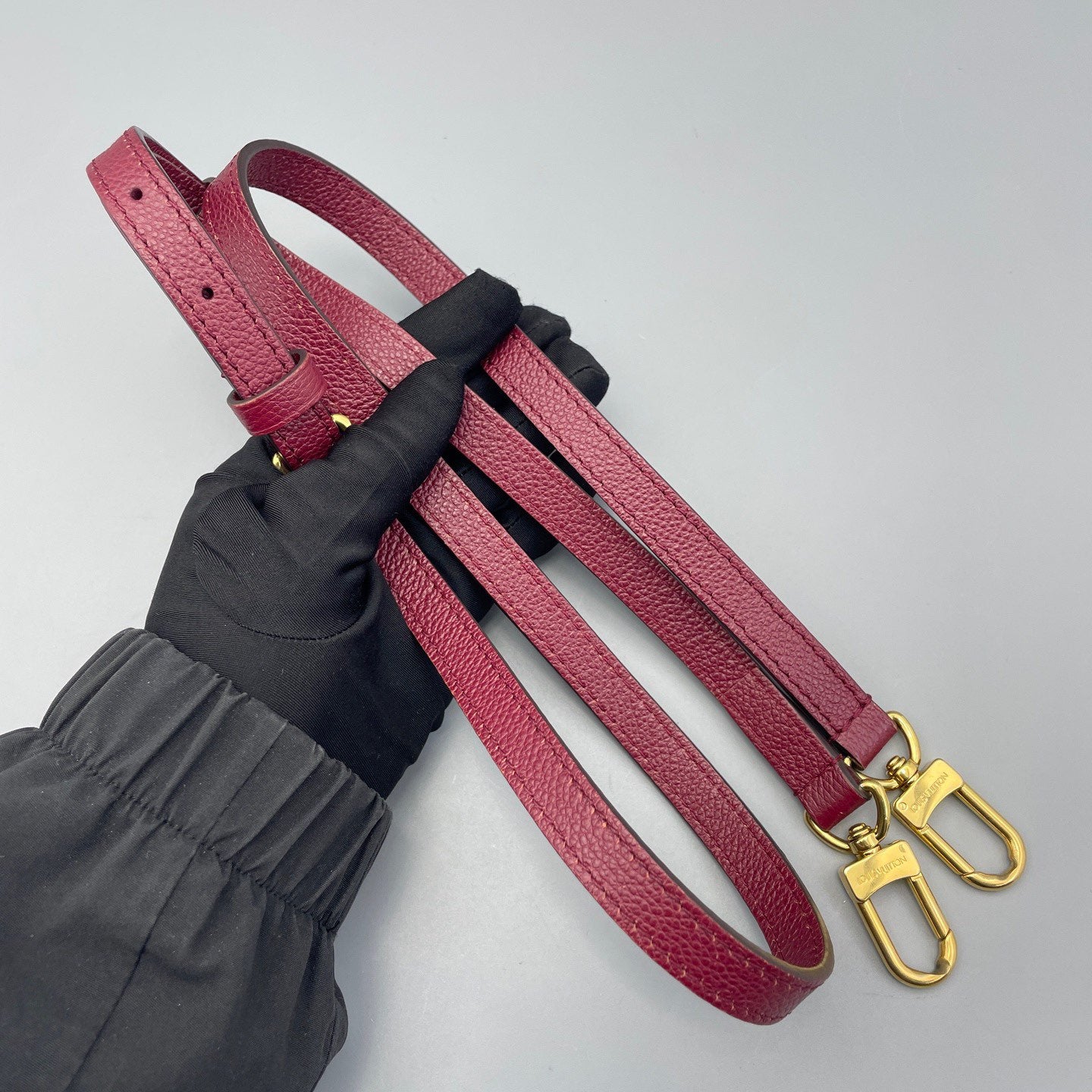 Louis Vuitton - Clapton - Damier Ebène coated canvas with grained leather trim - Brown and Burgundy - (medium)
