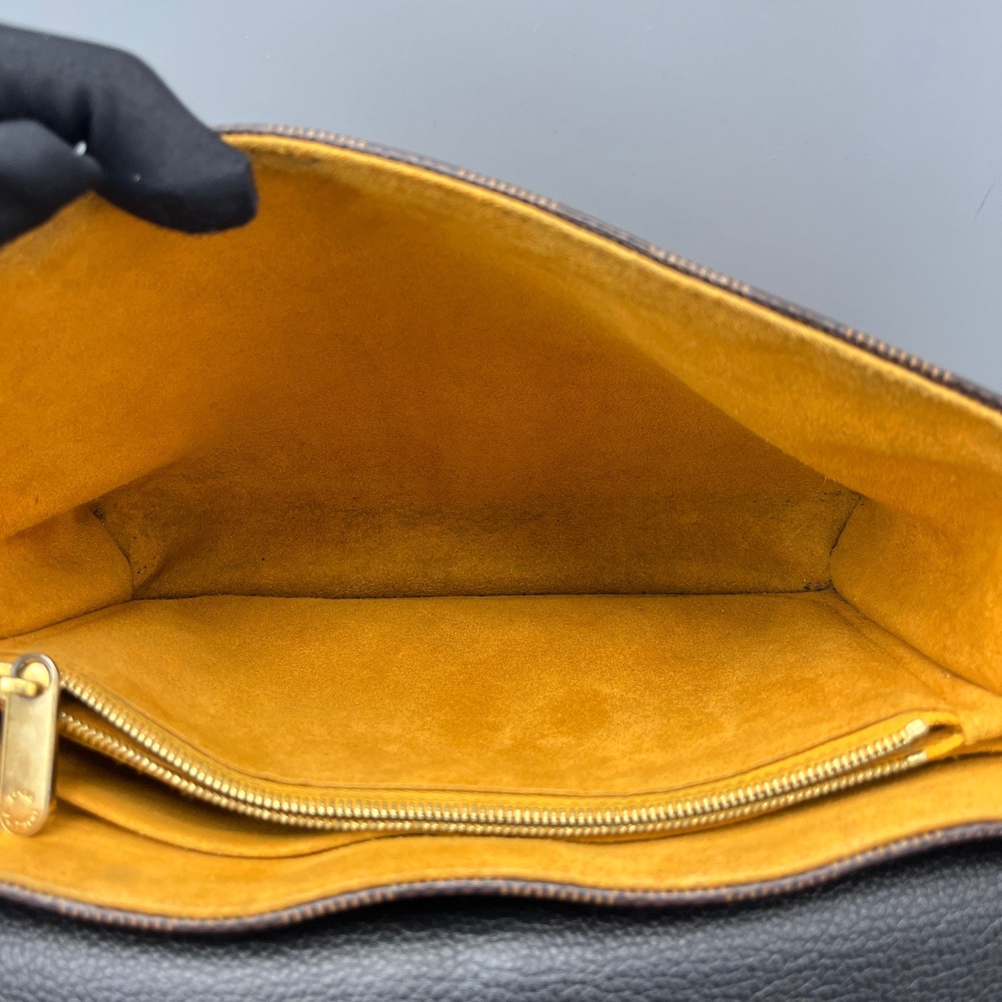 Louis Vuitton - Clapton - Leather - Brown - (small)