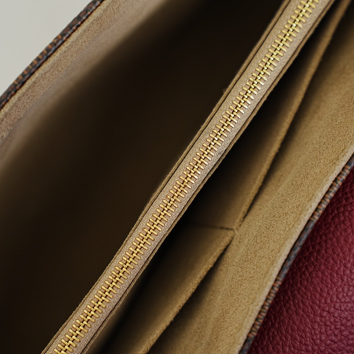 Louis Vuitton - Clapton - Leather - Burgundy - (Other)