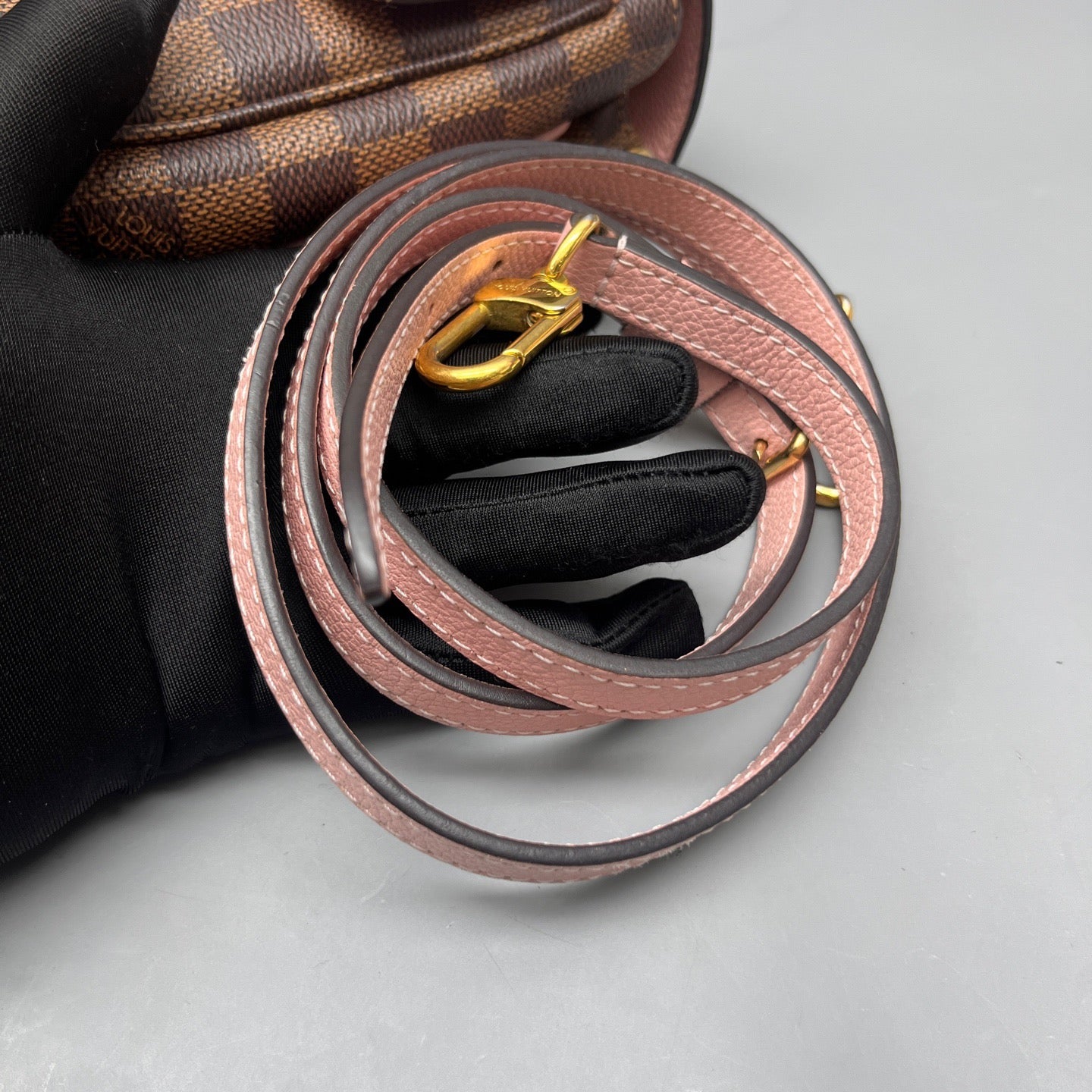 Louis Vuitton - Clapton Messenger Bag - Damier Ebene coated canvas and leather - Brown and Pink - (medium)