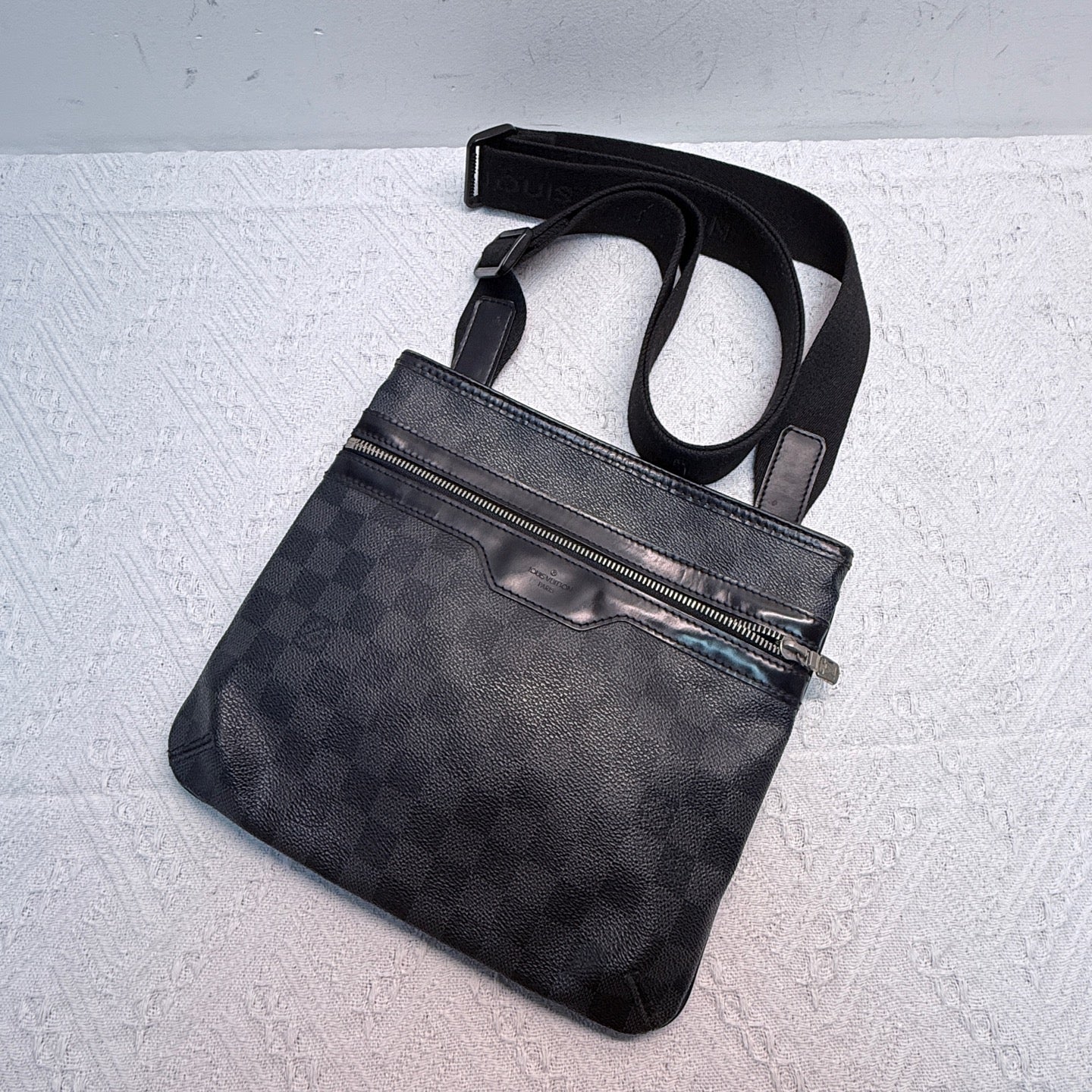 Louis Vuitton - Classic Messenger Bag - Damier Graphite canvas with leather trim - Black - (large)