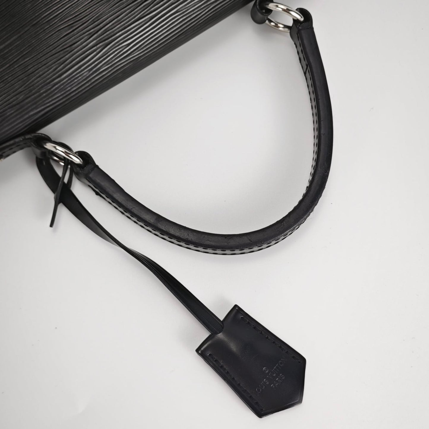 Louis Vuitton - Cluny BB - Leather - Black - (medium)