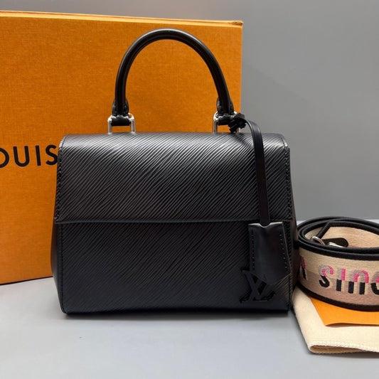 Louis Vuitton - Cluny BB - Leather - Black - (mini)