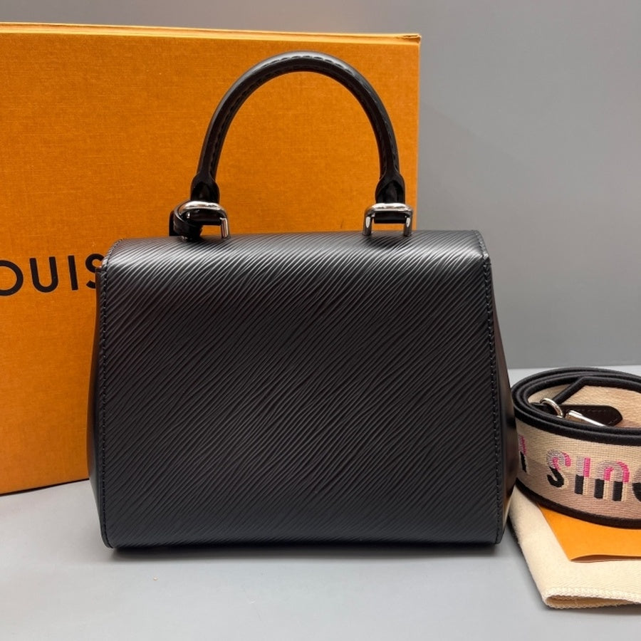Louis Vuitton - Cluny BB - Leather - Black - (mini)