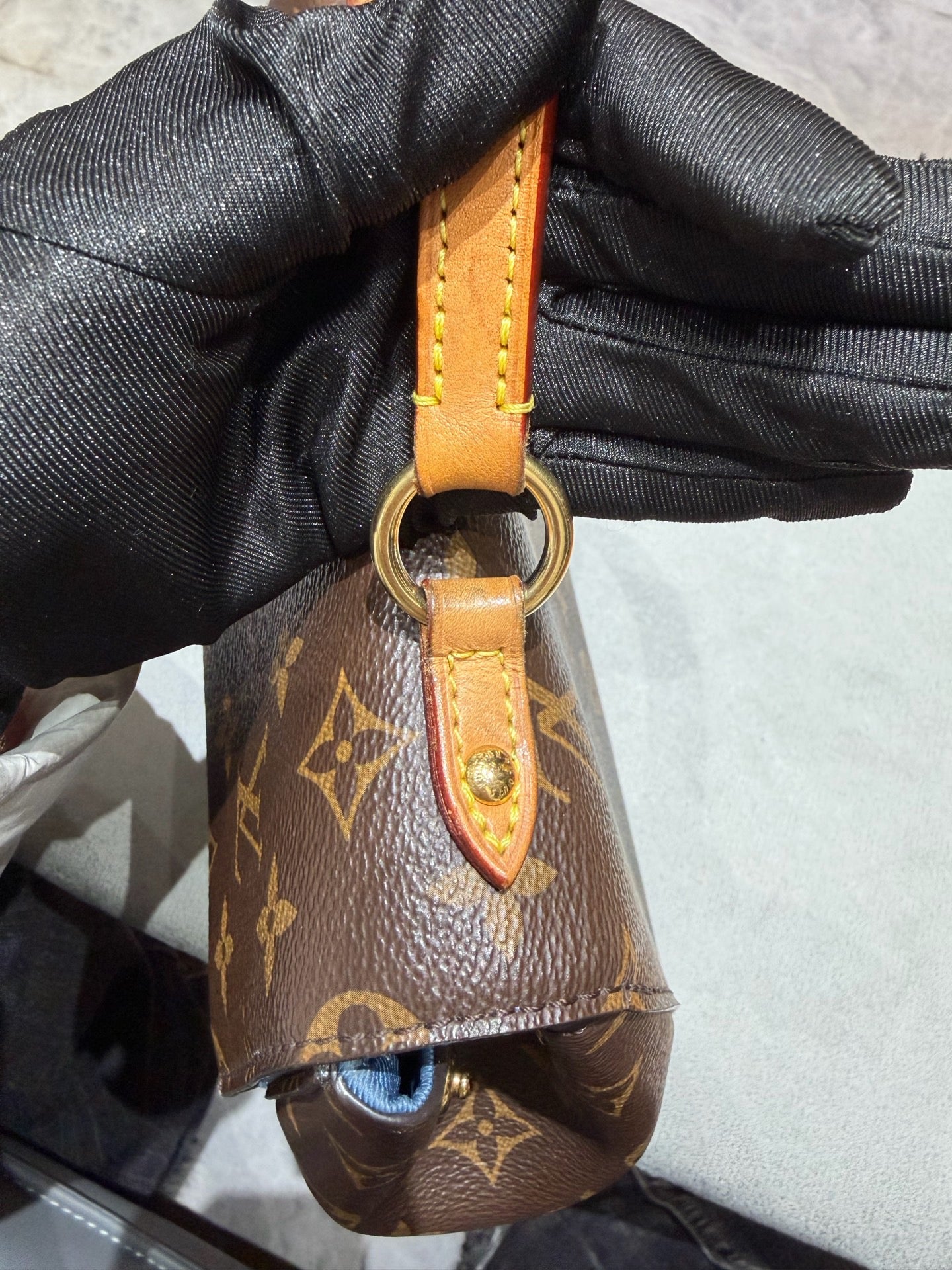 Louis Vuitton - Cluny BB - Monogram coated canvas and cowhide leather - Brown - (Small)