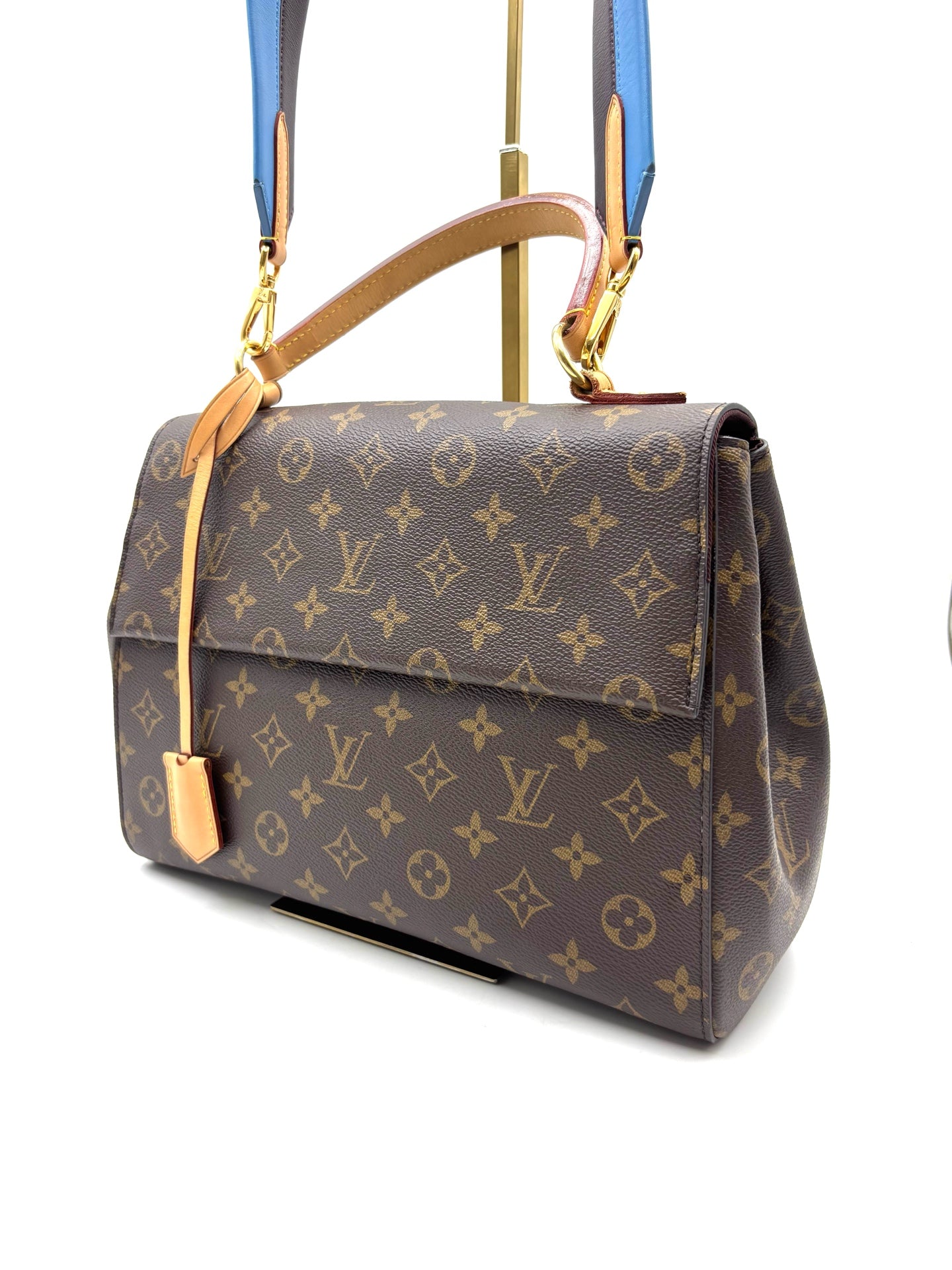 Louis Vuitton - Cluny - Cloth - Brown - (medium)