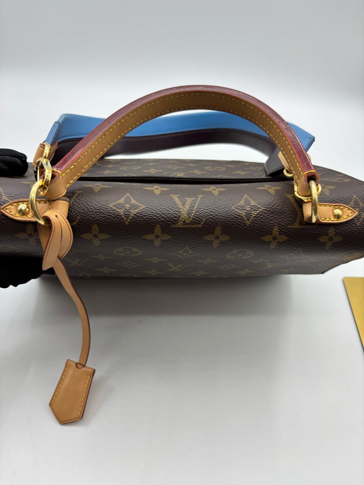 Louis Vuitton - Cluny - Cloth - Brown - (medium)