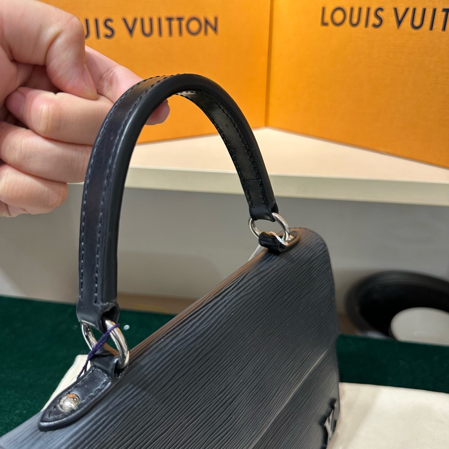 Louis Vuitton - Cluny - Epi leather - Black - (Medium)