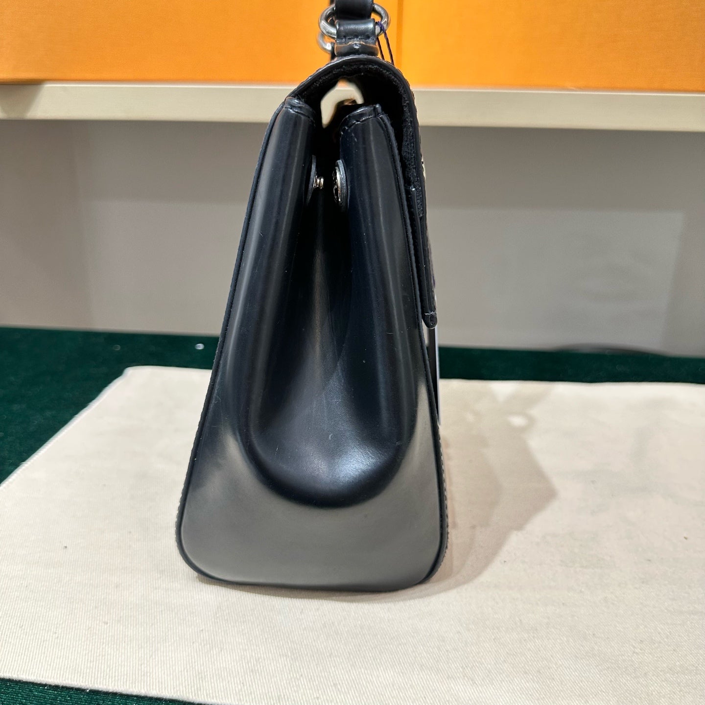 Louis Vuitton - Cluny - Epi leather - Black - (Medium)