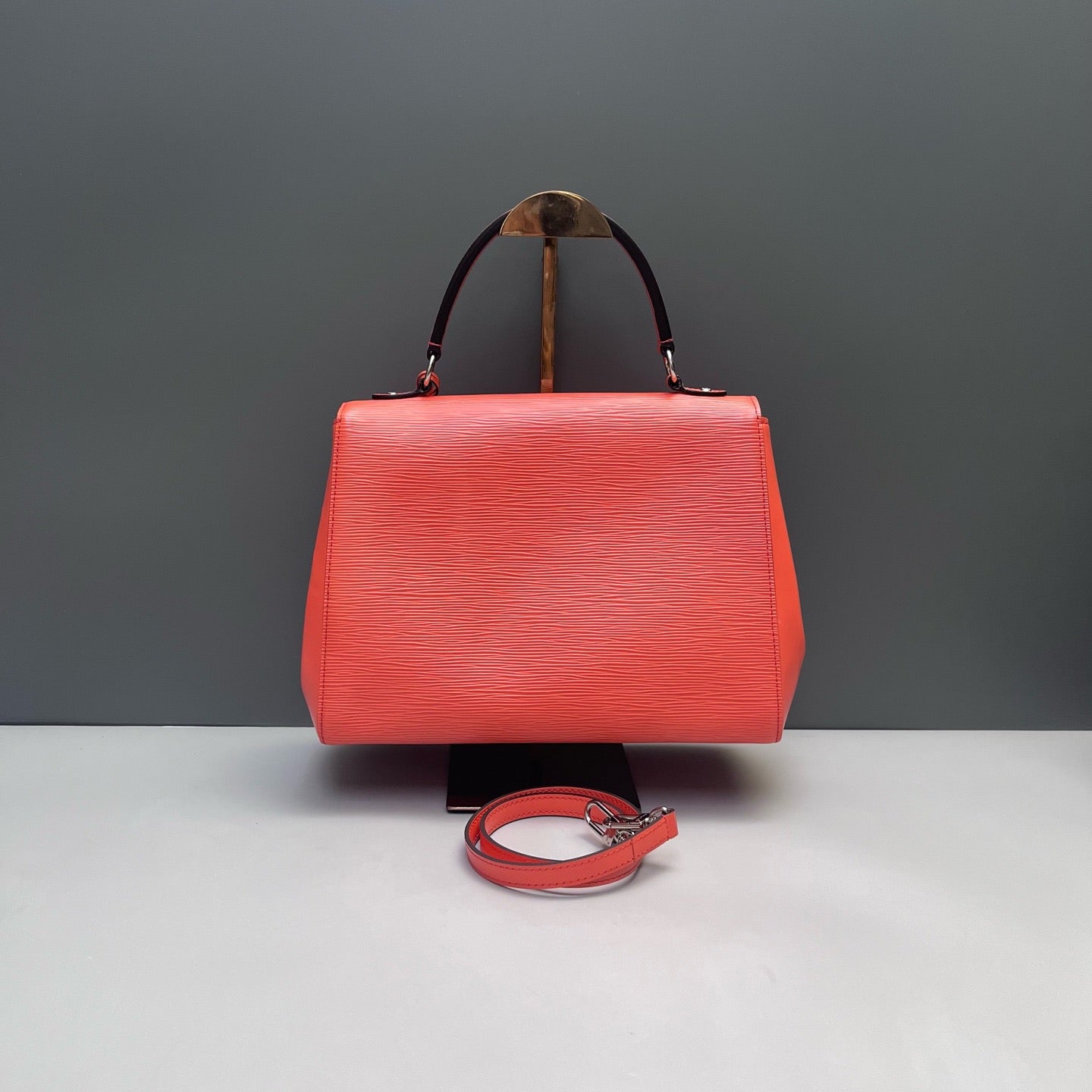 Louis Vuitton - Cluny - Epi Leather - Coral - (Medium)