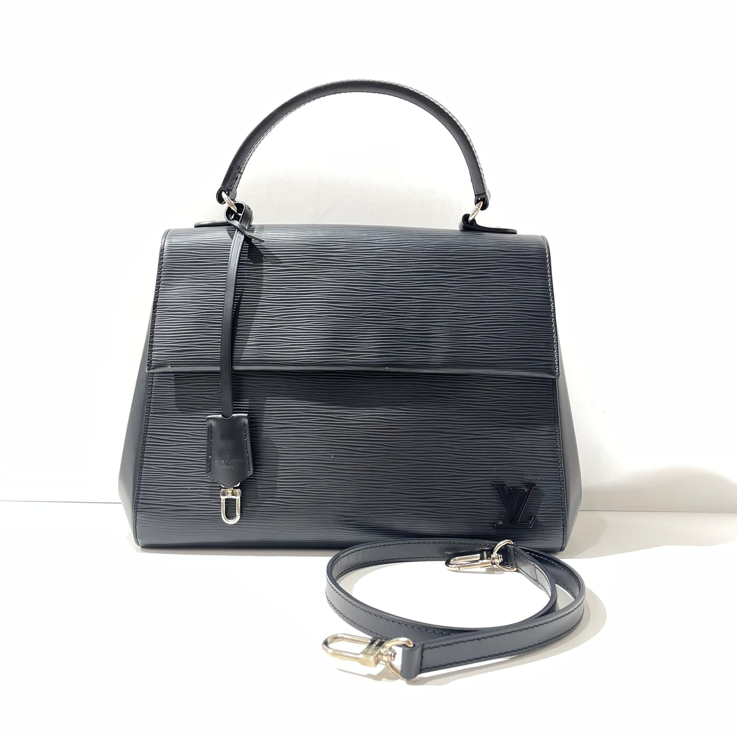 Louis Vuitton - Cluny - Leather - Black - (medium)