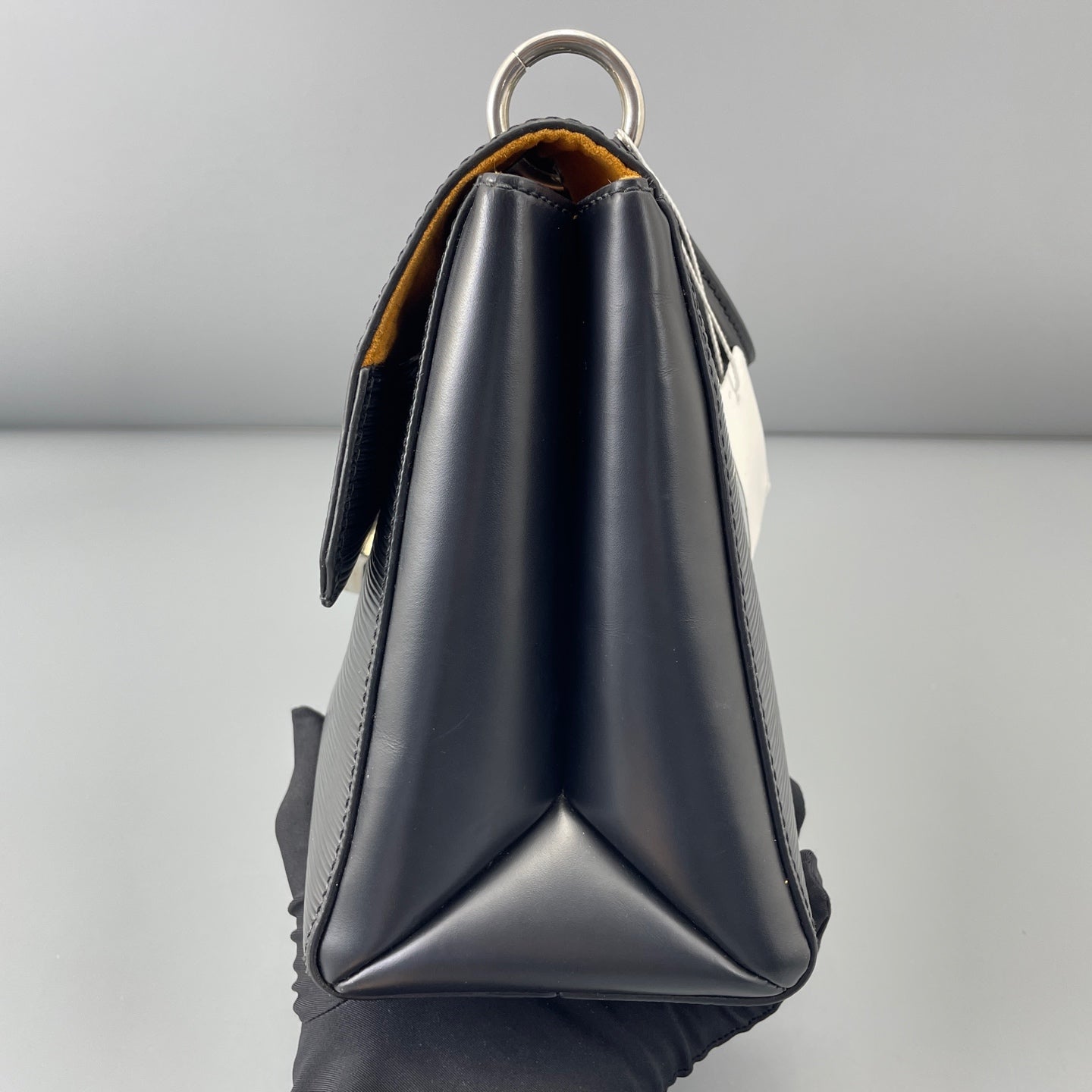 Louis Vuitton - Cluny - Leather - Black - (medium)